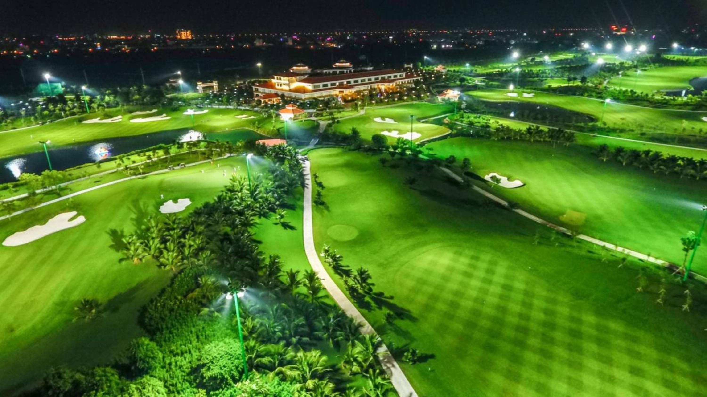 Holiday Inn & Suites Saigon Airport by IHG