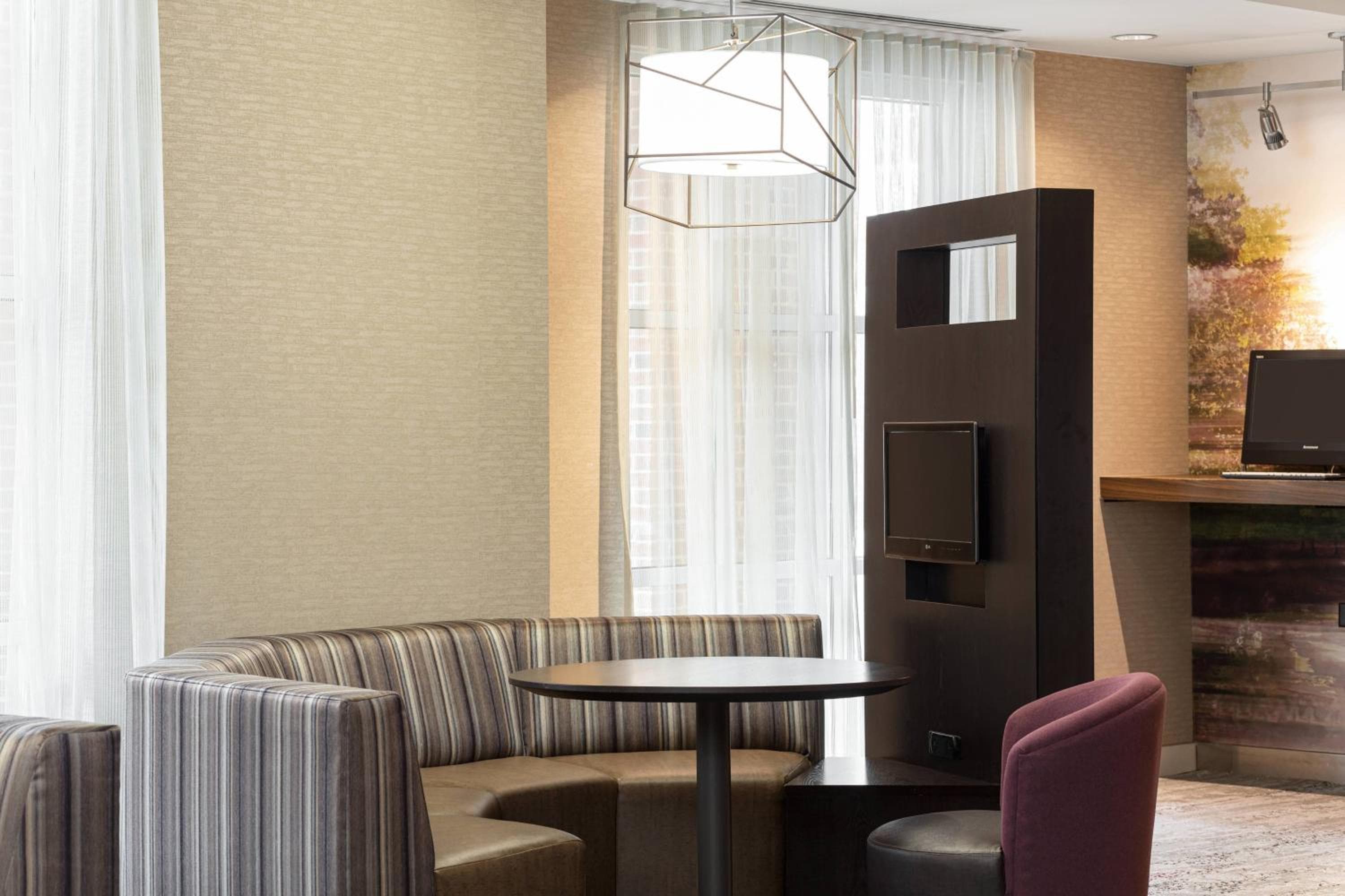 Courtyard by Marriott Charlottesville - University Medical Center