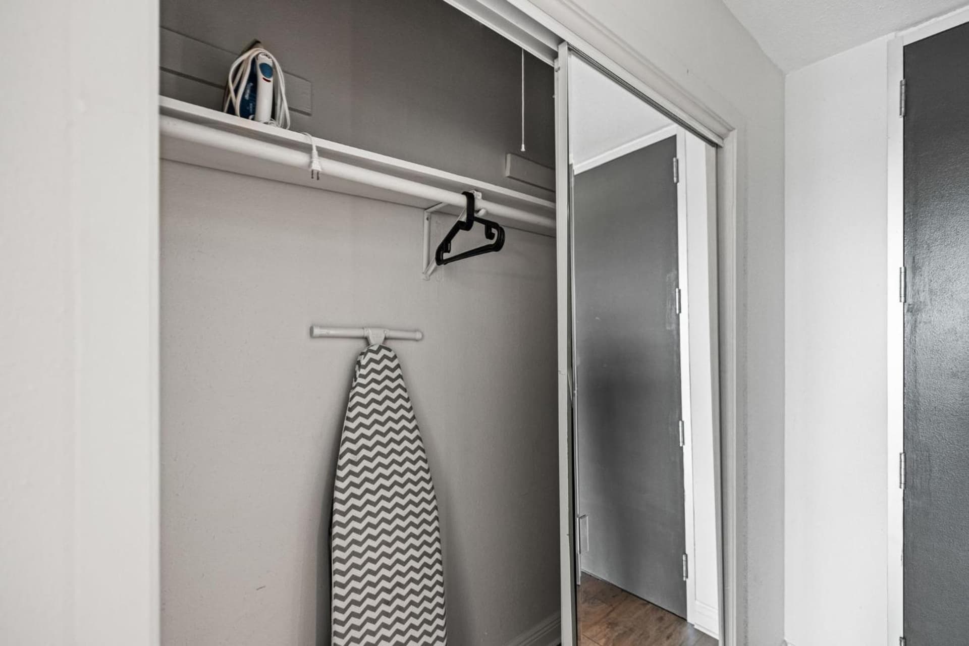 Littlefield Lofts, Hosted by Placemakr - 6th St