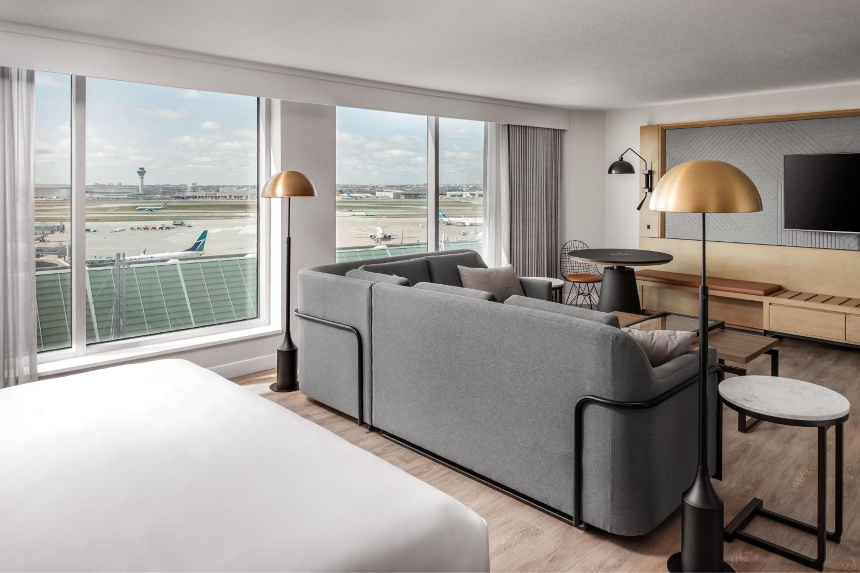 Sheraton Gateway Hotel in Toronto International Airport