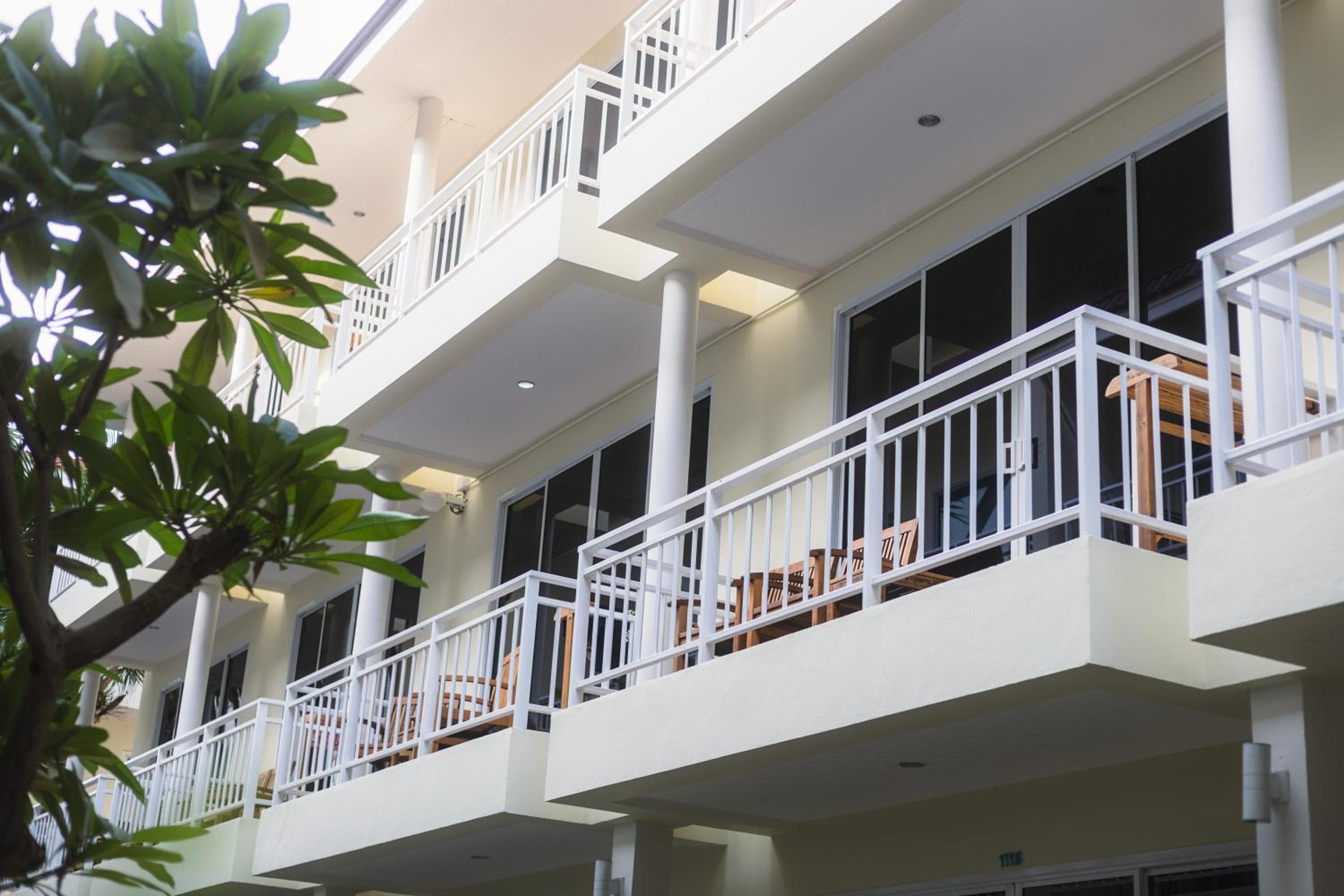 ARKbar Beach Club & Resort - Adults Only