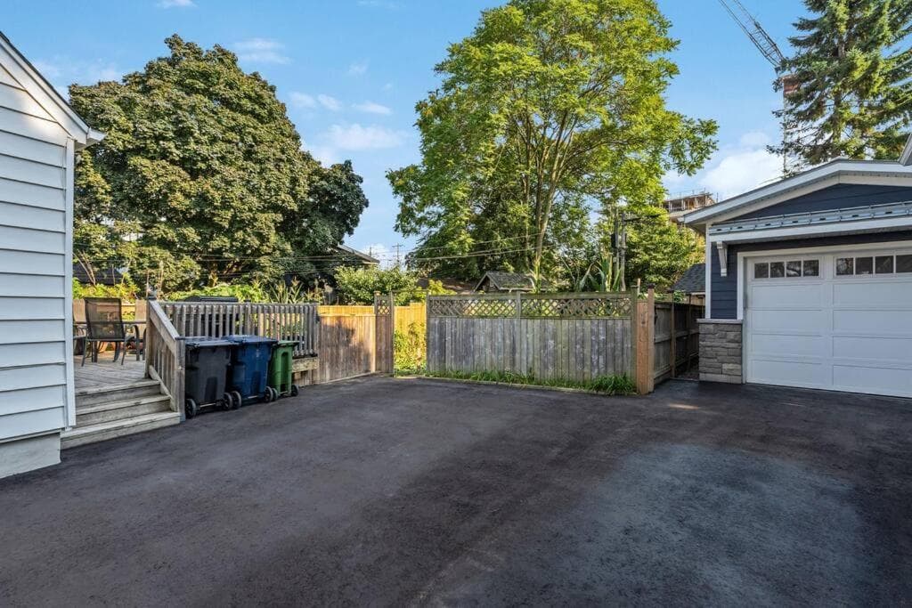 Heritage 3BR Etobicoke Gem, Sherway Gardens, BBQ