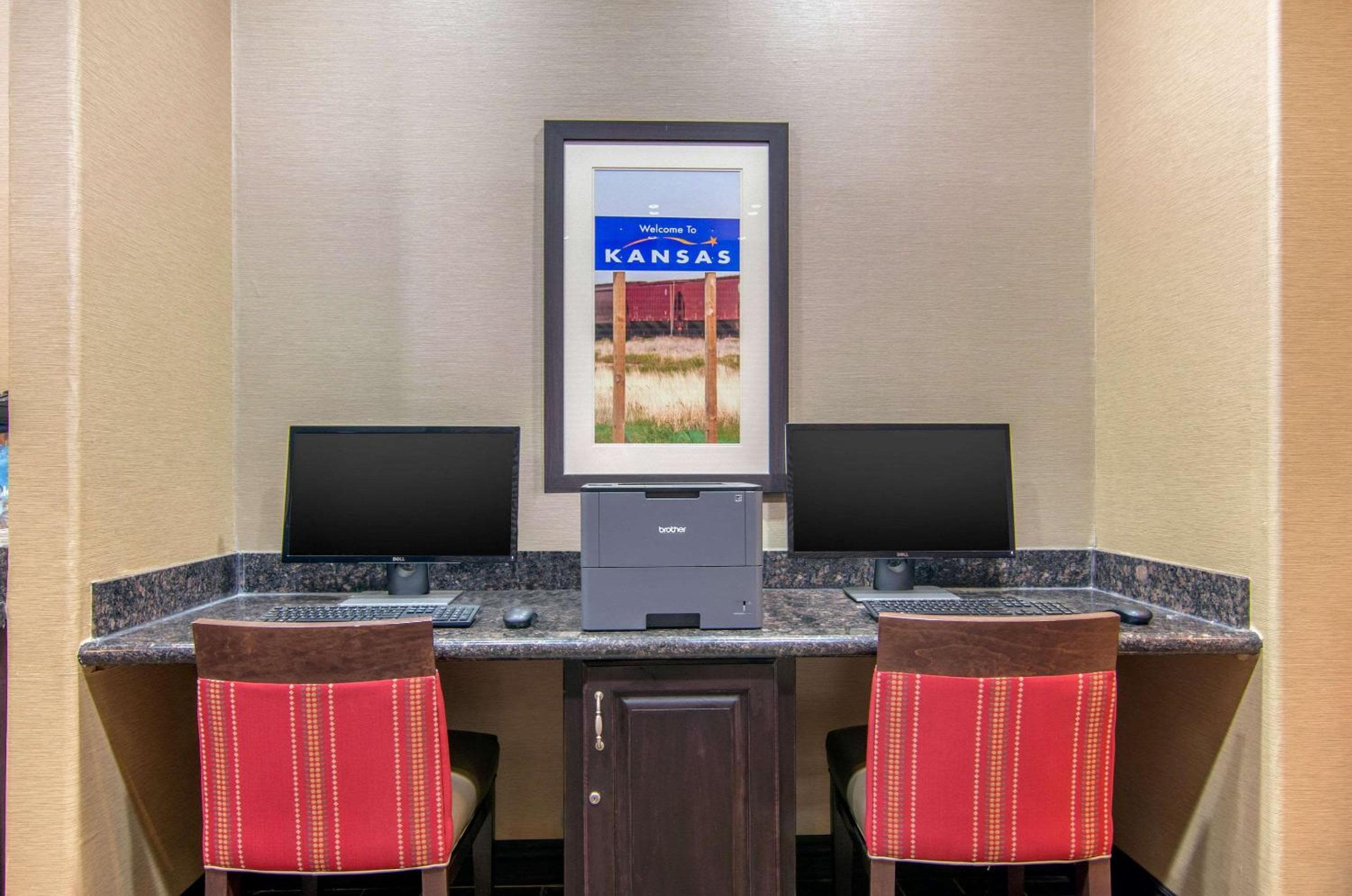 Comfort Inn & Suites Shawnee - Kansas City