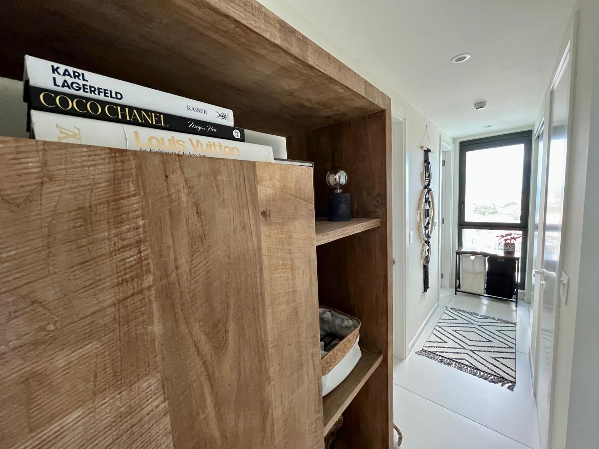 B1401 - Fourteen at Mullet Bay, Luxurious and Cosy 2bed apartment with the sea view