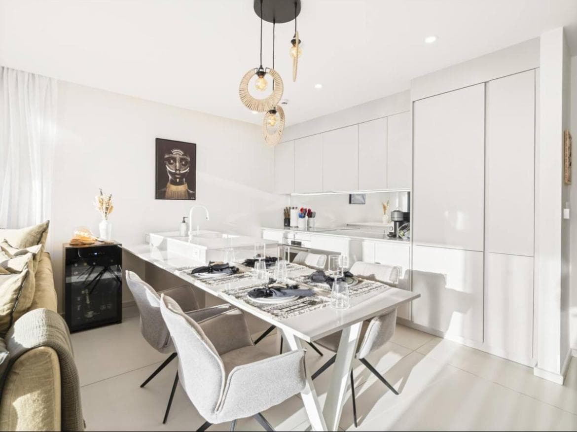 B1401 - Fourteen at Mullet Bay, Luxurious and Cosy 2bed apartment with the sea view