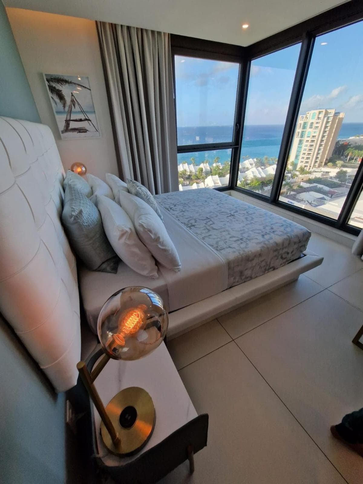 B1401 - Fourteen at Mullet Bay, Luxurious and Cosy 2bed apartment with the sea view