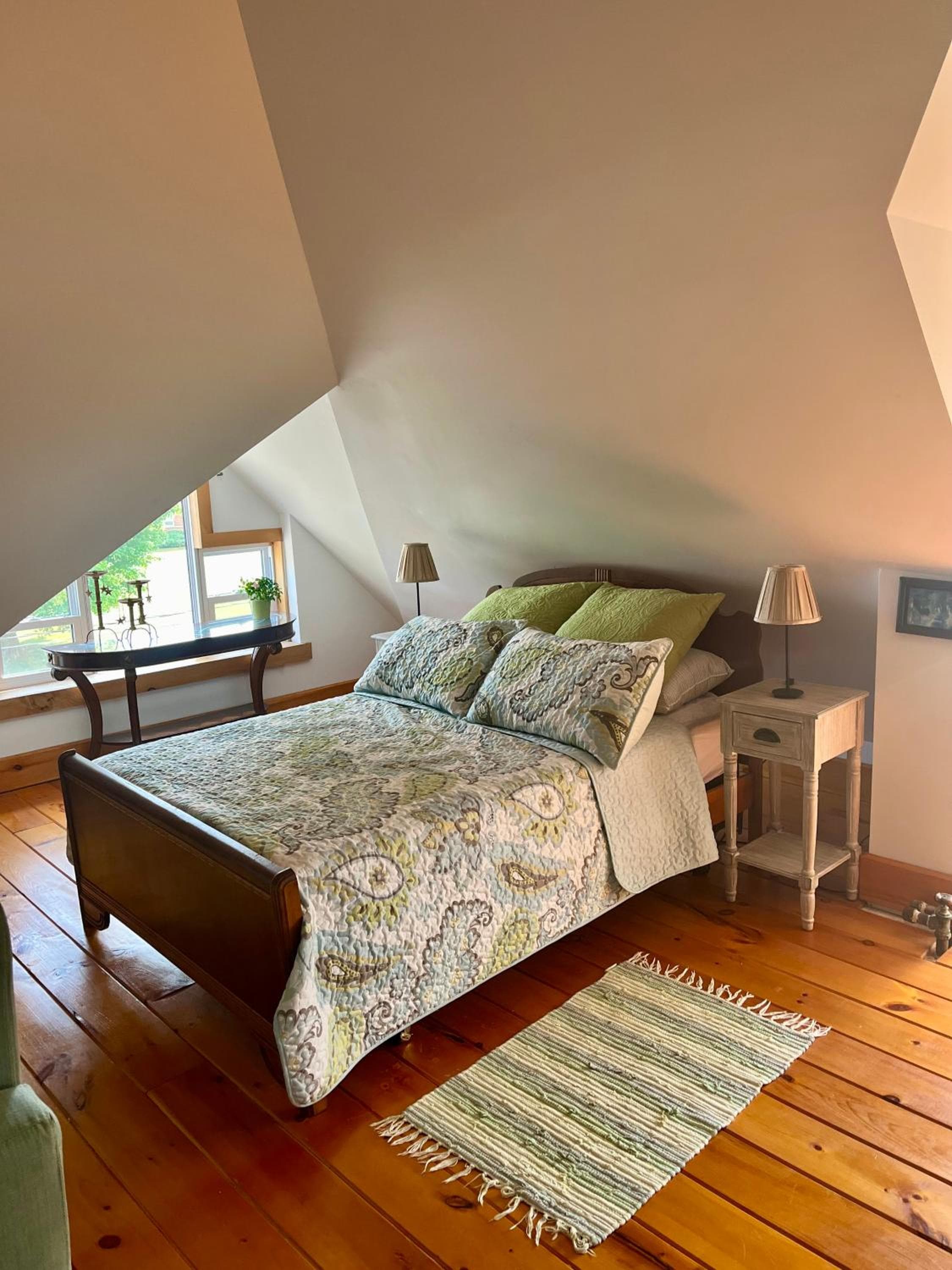 The Lakeview Loft