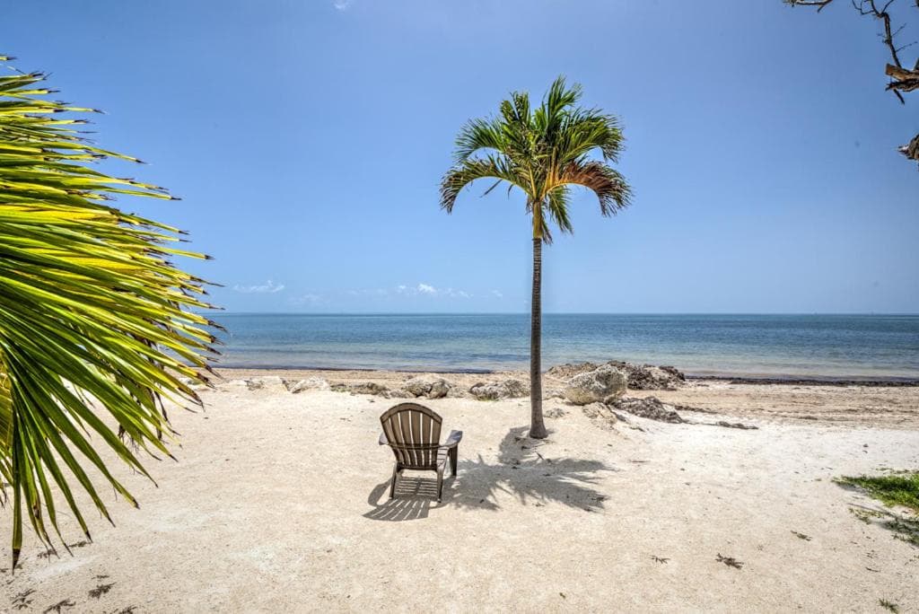 Beachfront Condo on Coco Plum Beach
