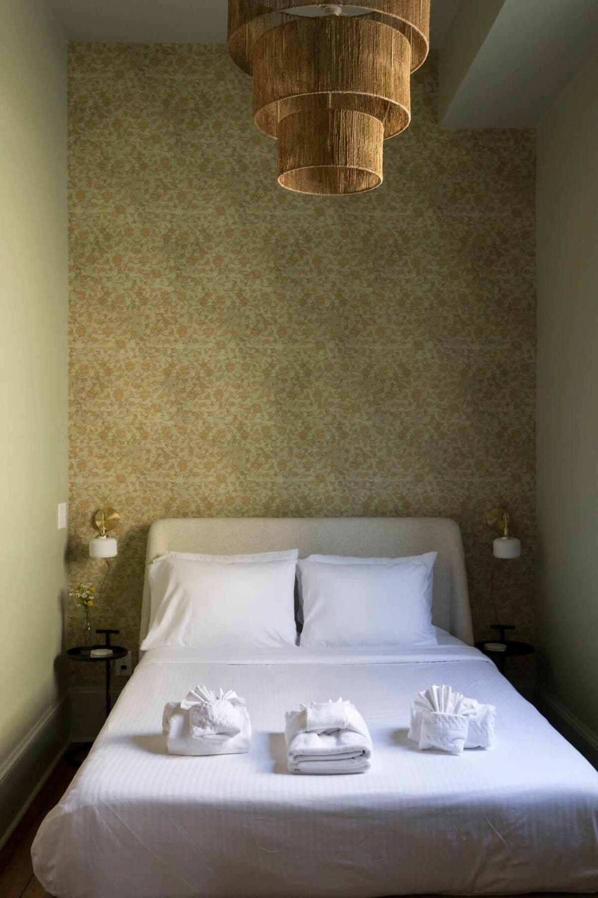 Innkeepers Quarters Queen Suite with Breakfast