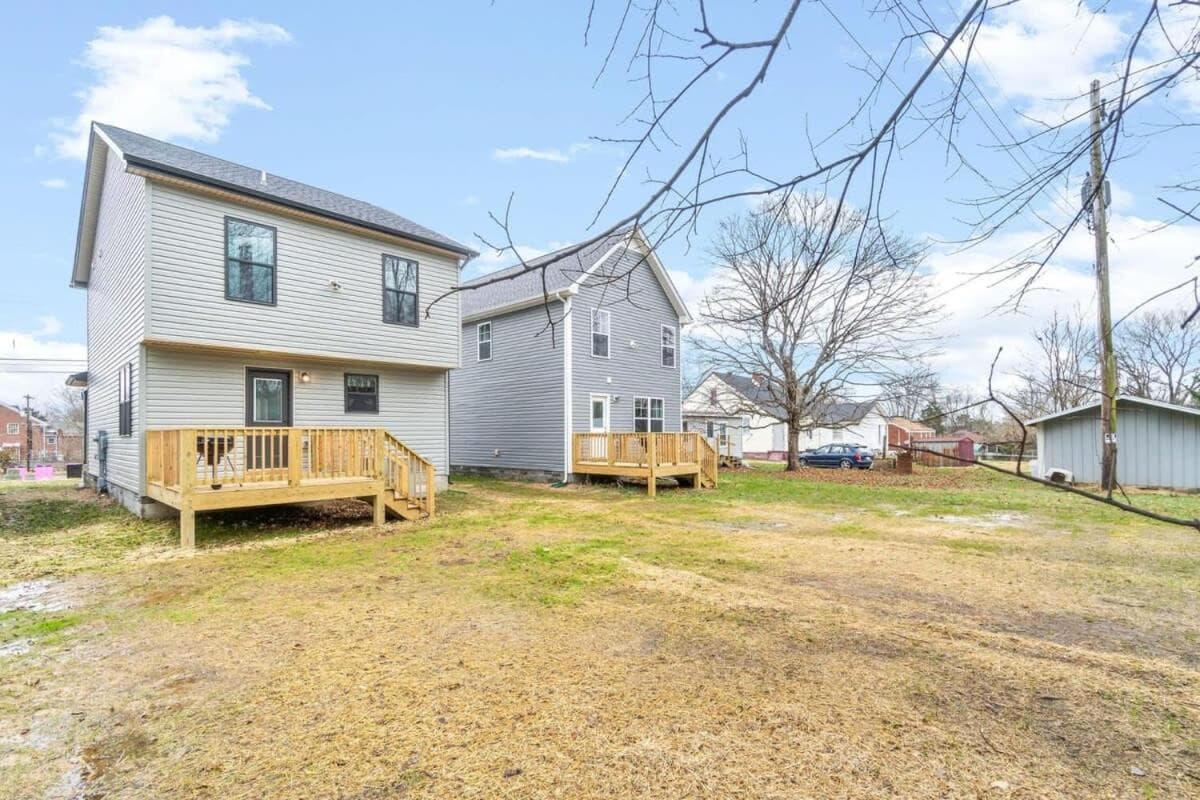 Dandy in Downtown Clarksville- - 3 miles from Downtown!