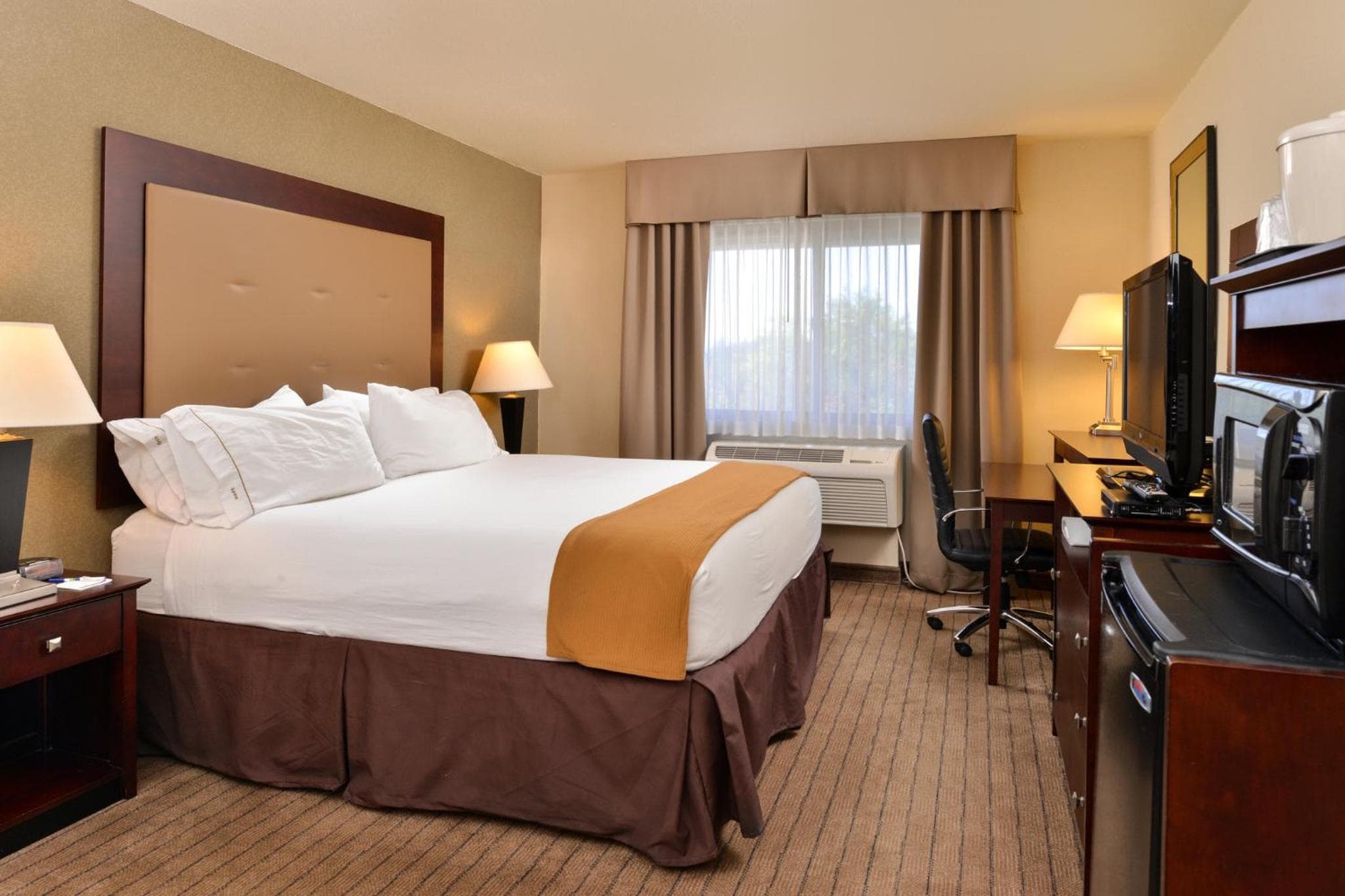 Holiday Inn Express Portland South - Lake Oswego by IHG