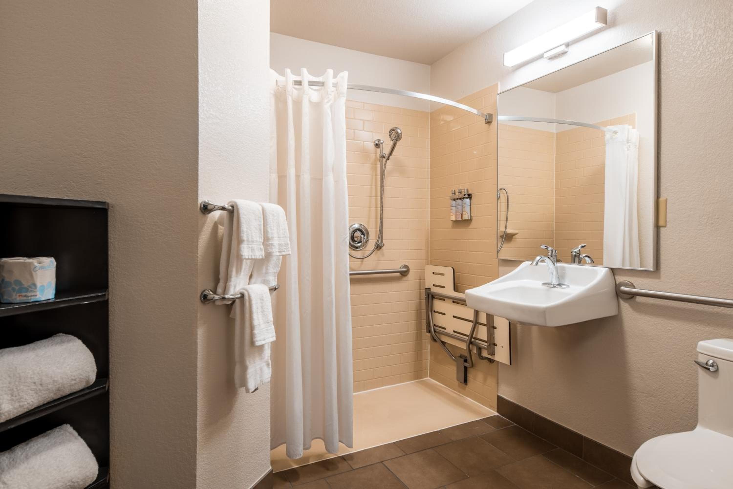 Sonesta Simply Suites Fort Worth