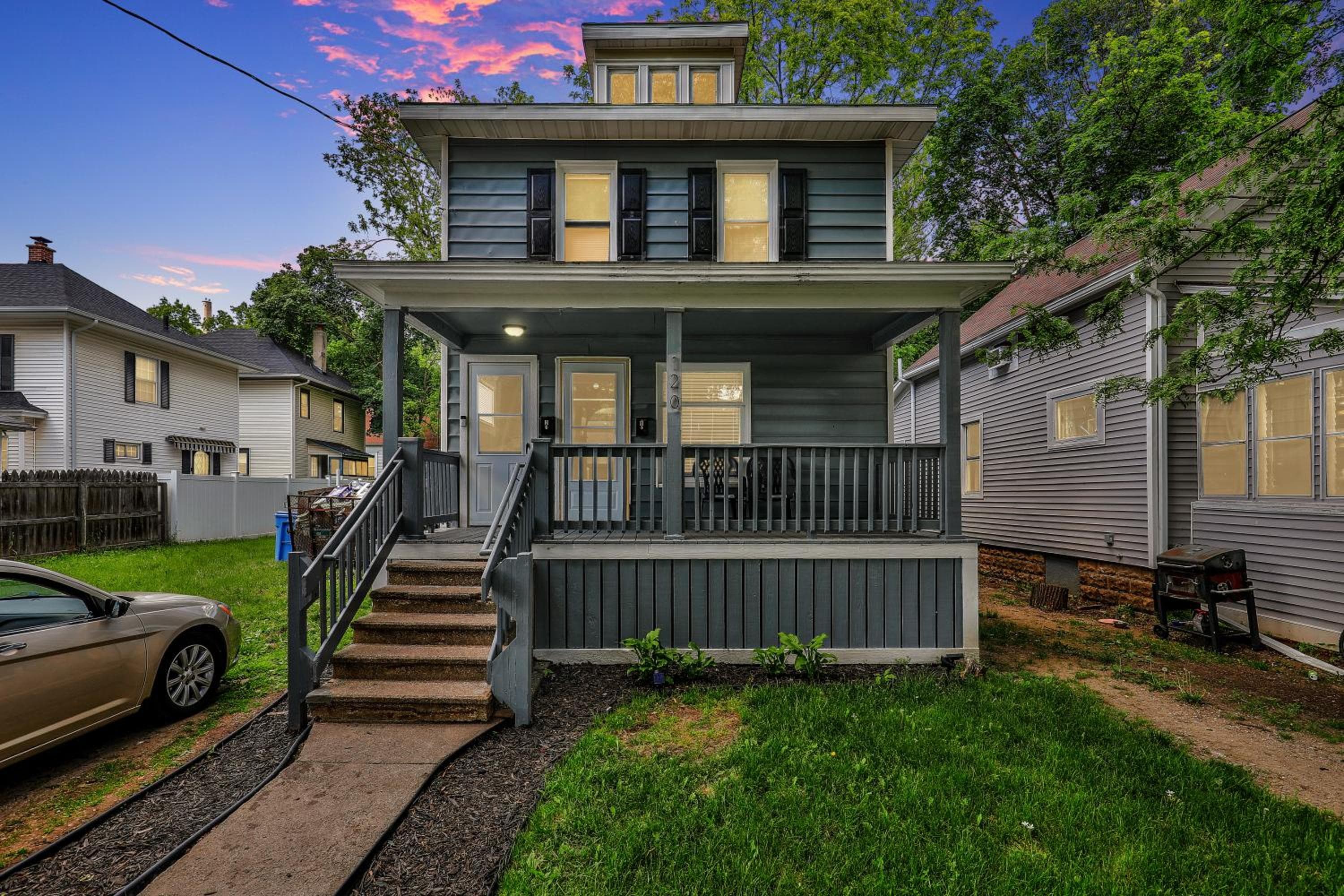 Charming 1 Bedroom, Apartment House in Lansing
