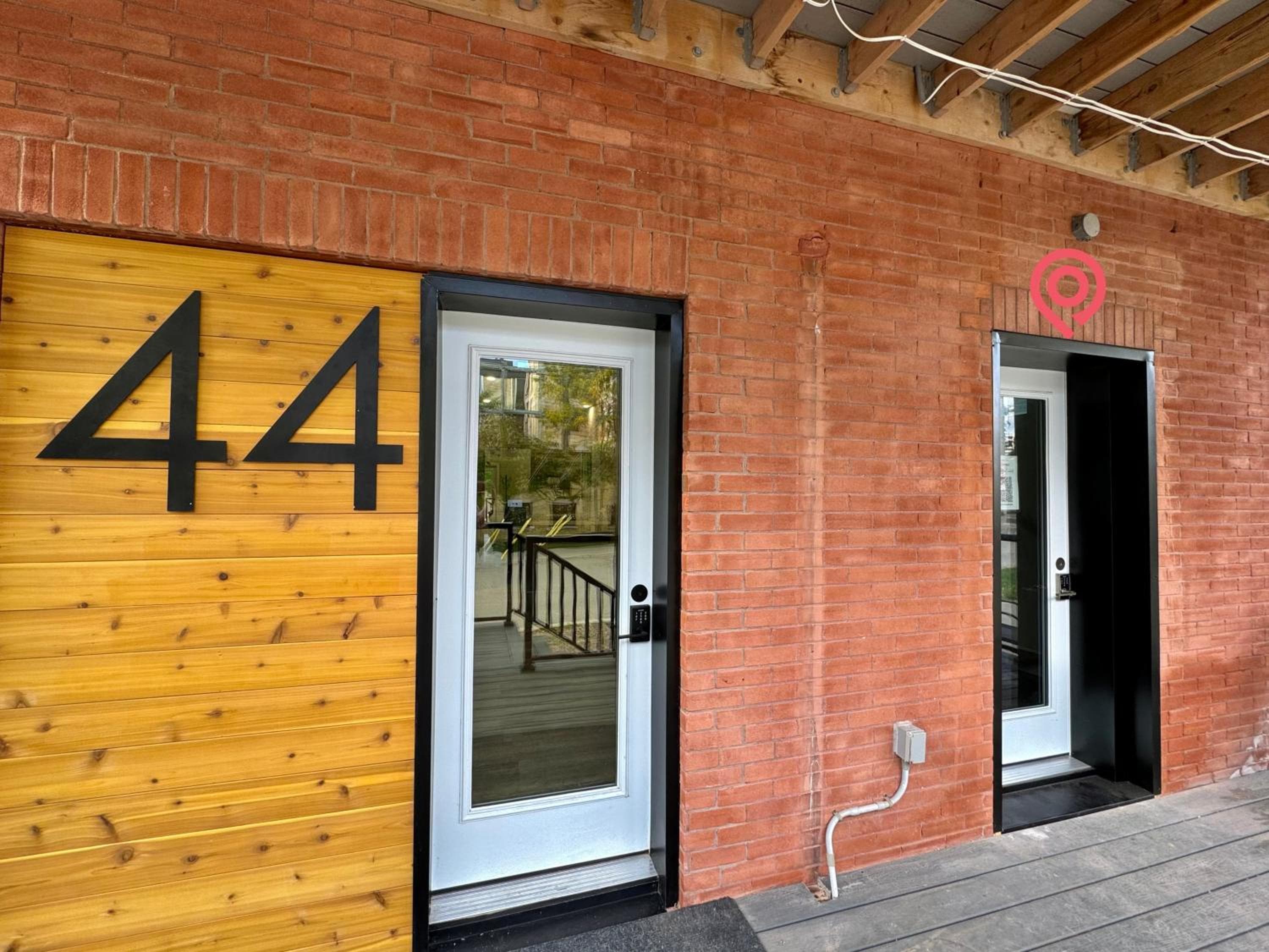ENTIRE 1 BEDROOM APARTMENT ACROSS FROM GOOGLE - br5