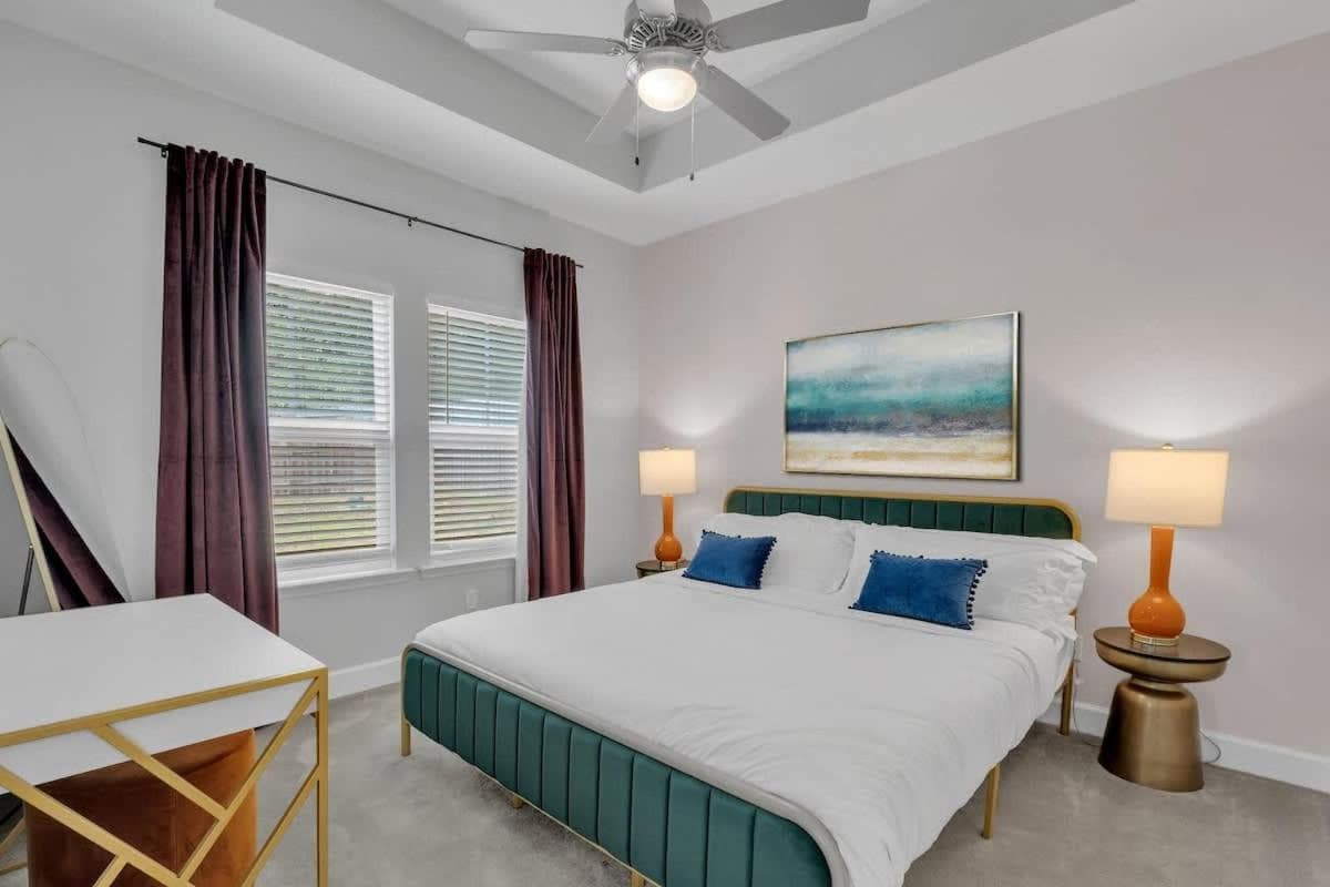 3BR LuxHome mins to FSU, King Bed, Cute Backyard