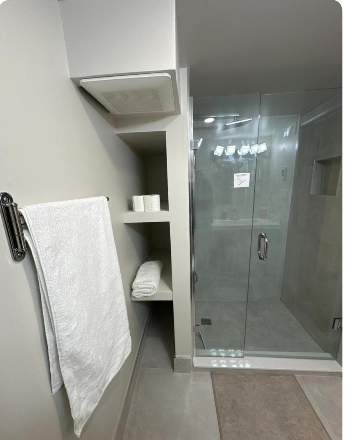 Pvt Studio Near Waterloo Airport & Minutes to Downtown Basement unit No Pet Allowed