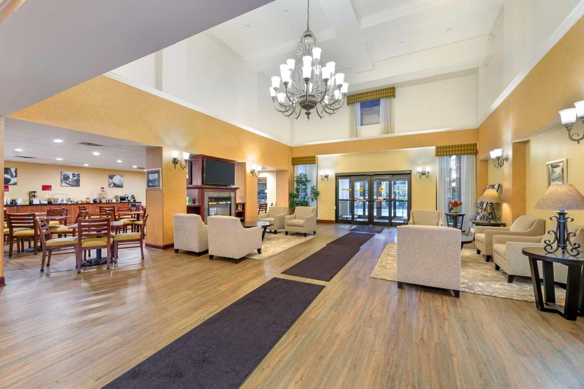 Best Western PLUS Victor Inn & Suites