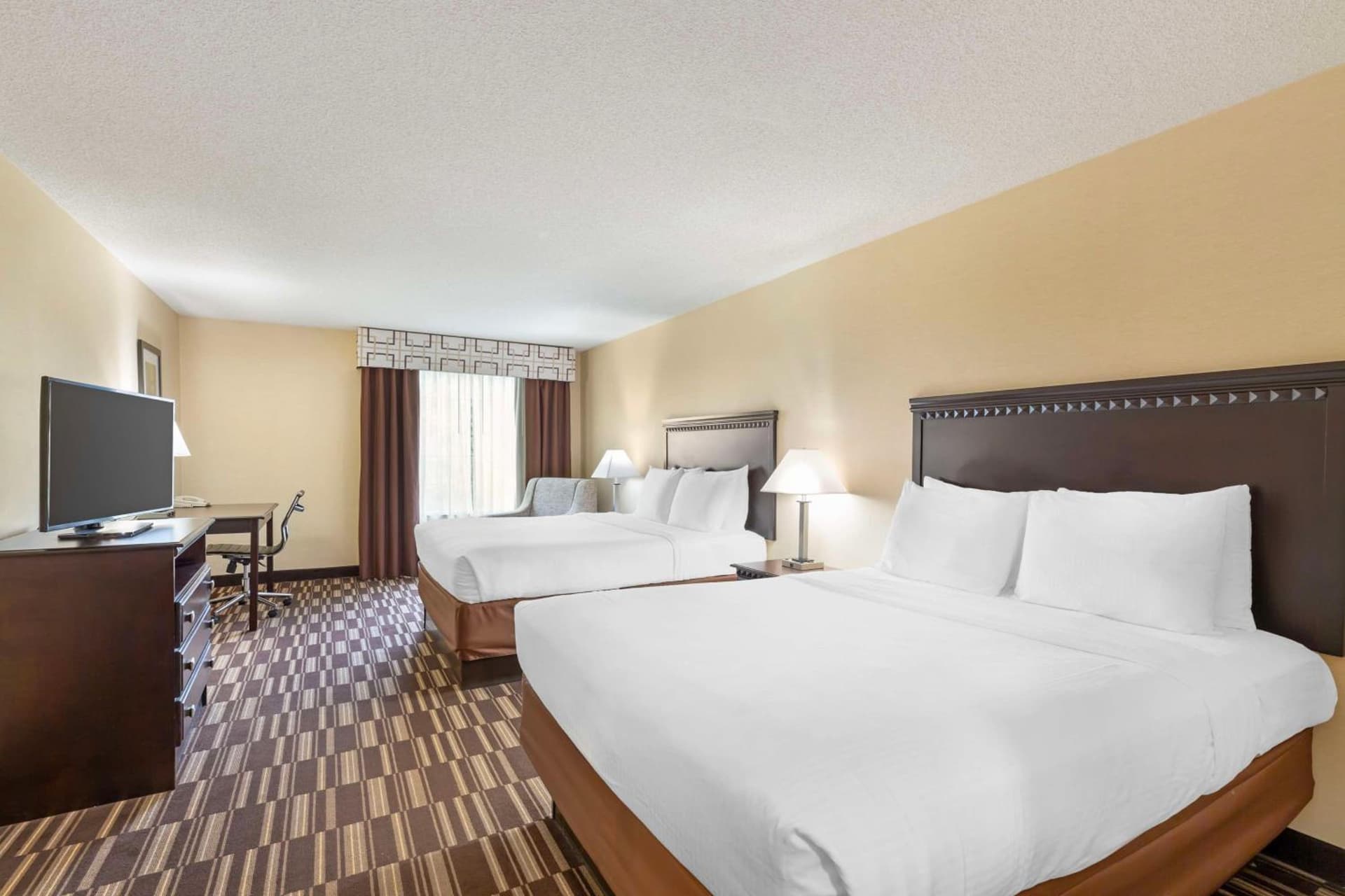 Best Western PLUS Victor Inn & Suites