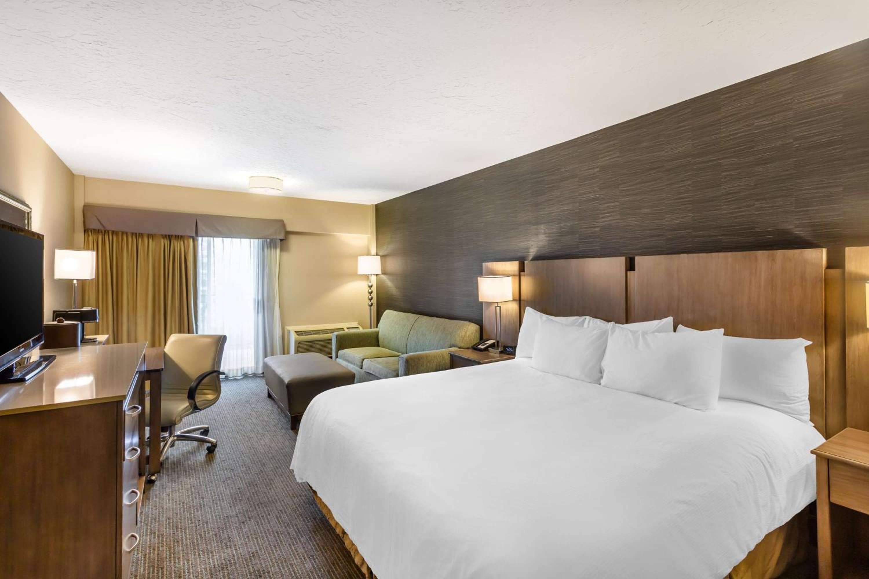 Best Western Plus Cotton Tree Inn