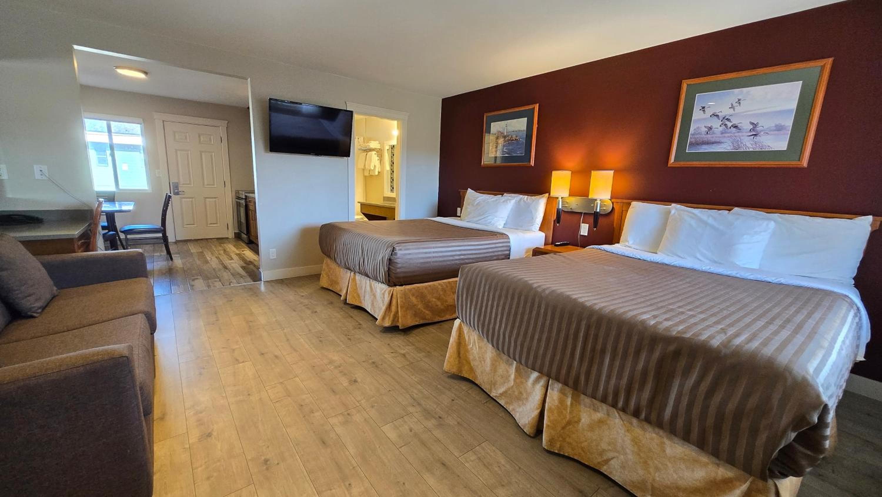Sahara Courtyard Inn & Suites Osoyoos