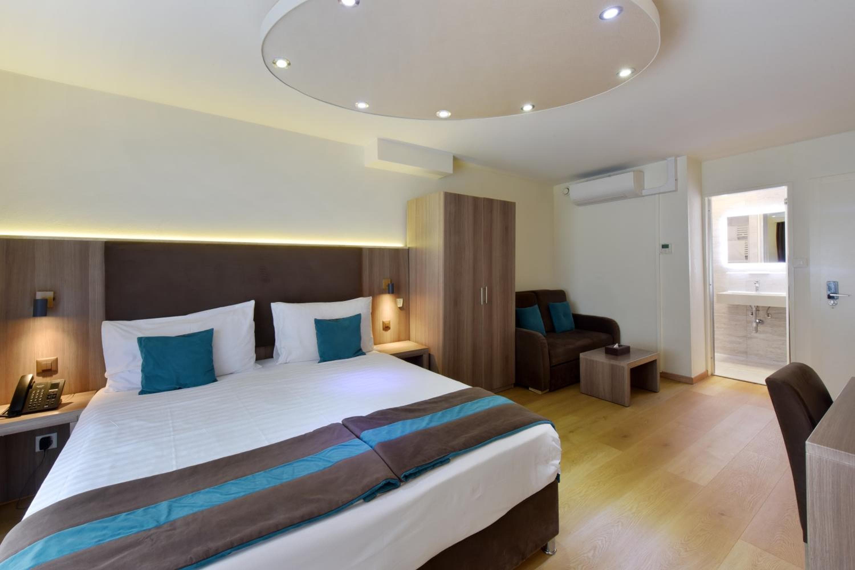 Hotel Rousseau