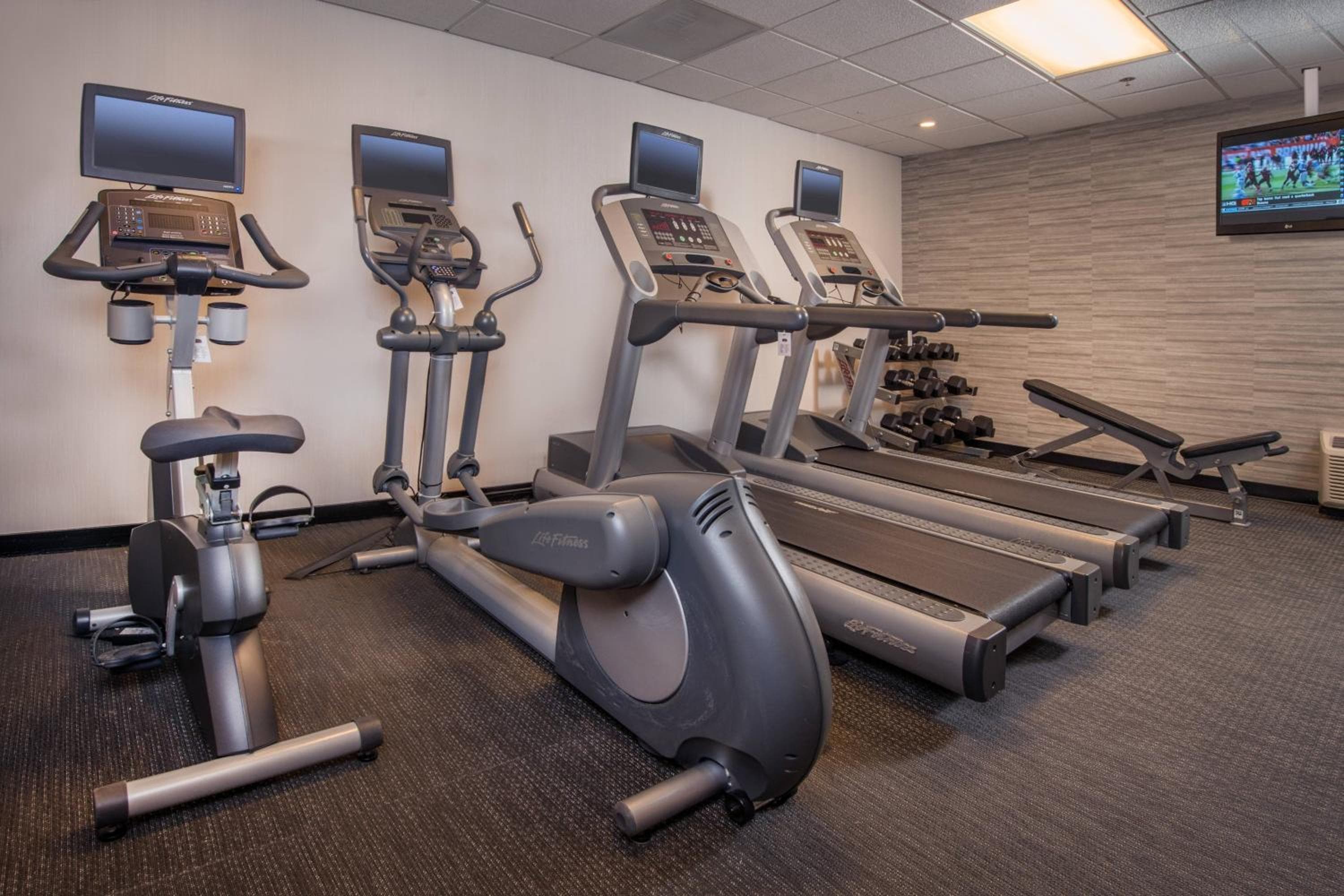 Courtyard By Marriott Baltimore BWI Airport