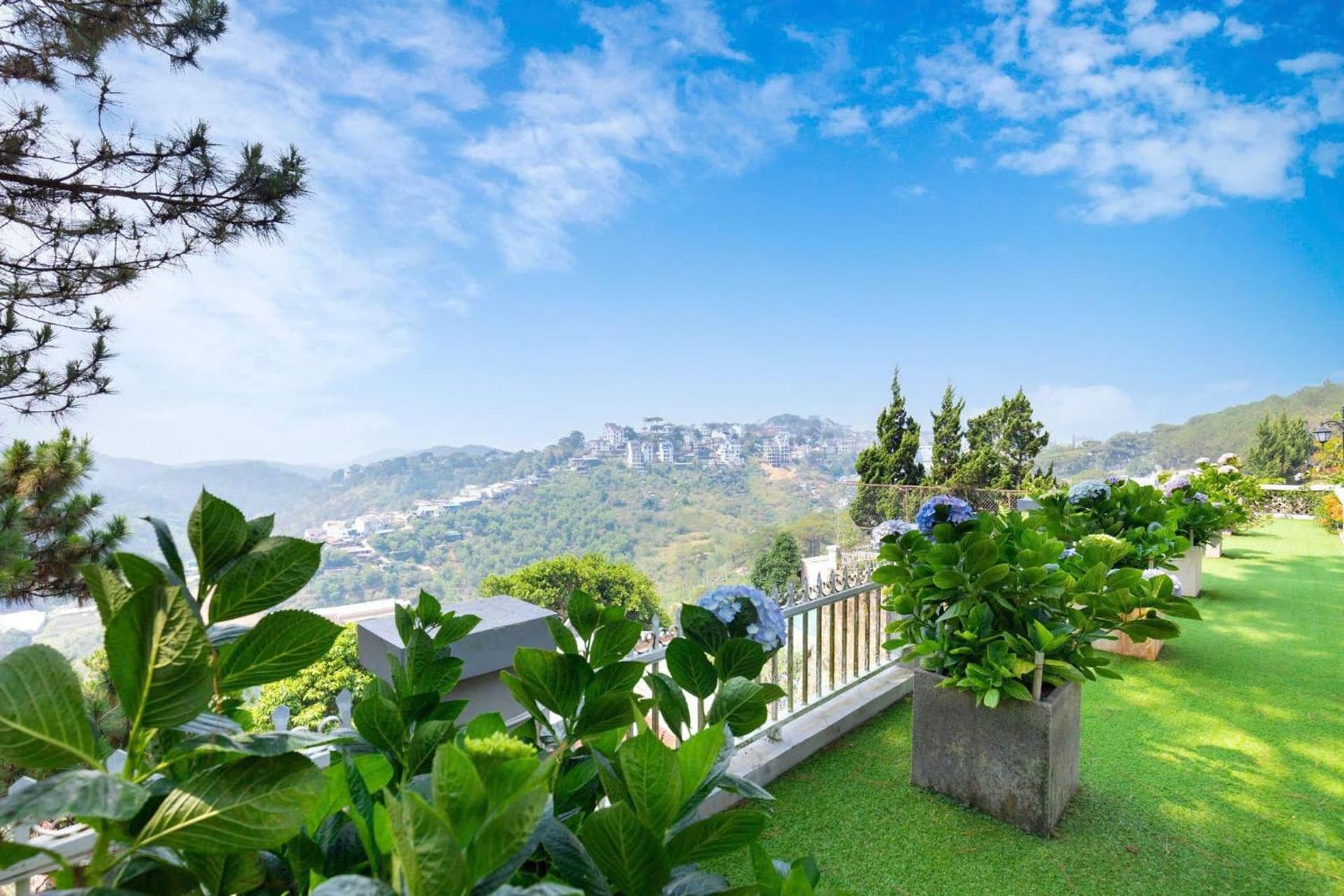 Villa Khởi Nghĩa Bắc Sơn - Gần Chợ Đêm Gần Hồ XH Đà Lạt
