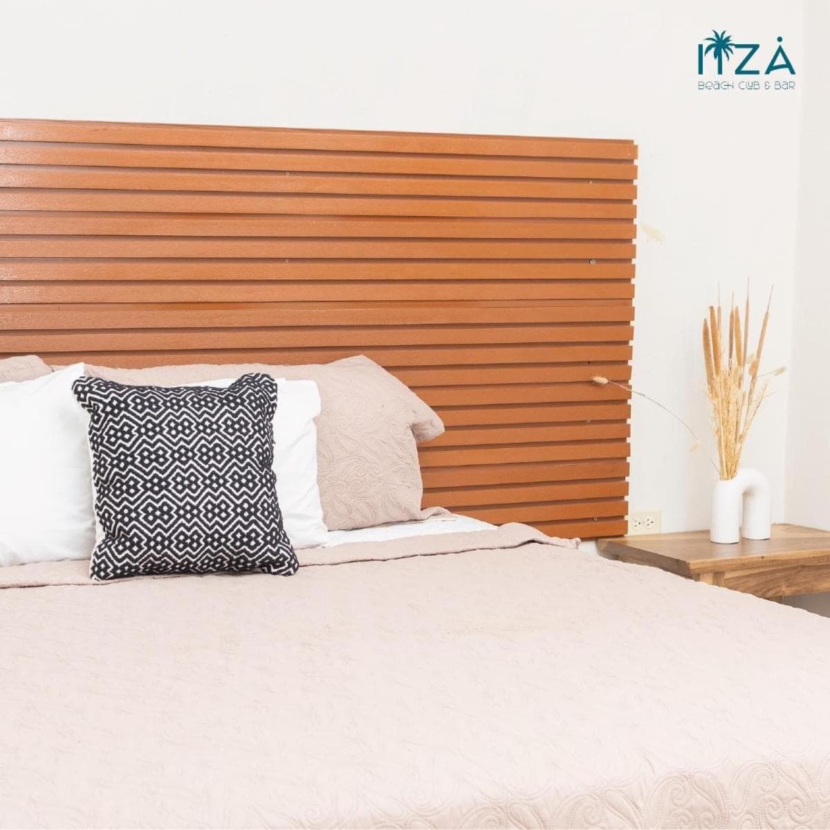 Itza BeachClub & Bar