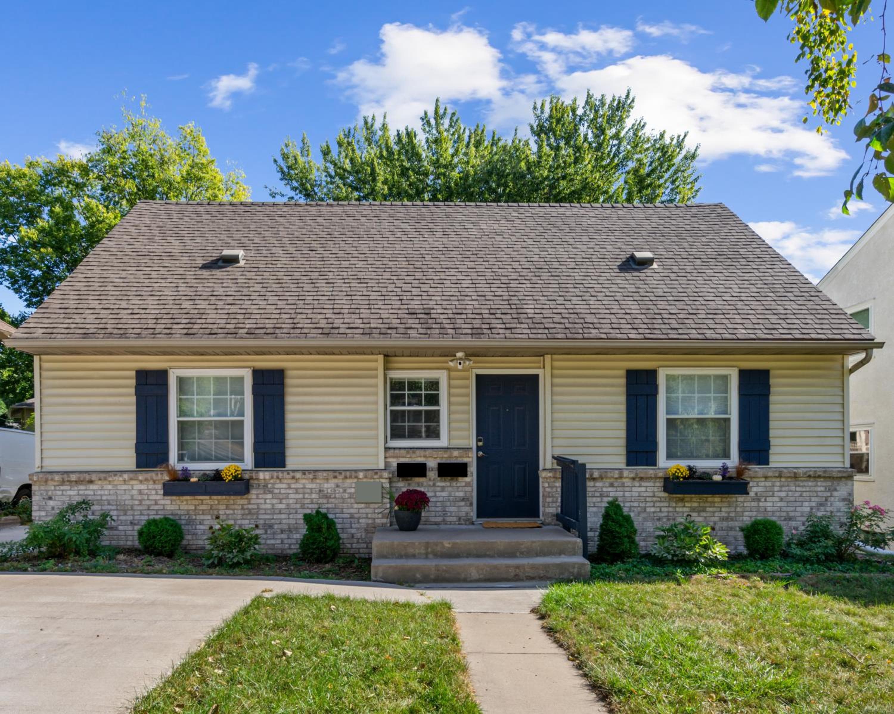 Nicollet Nook 1BR Upper-Level Retreat