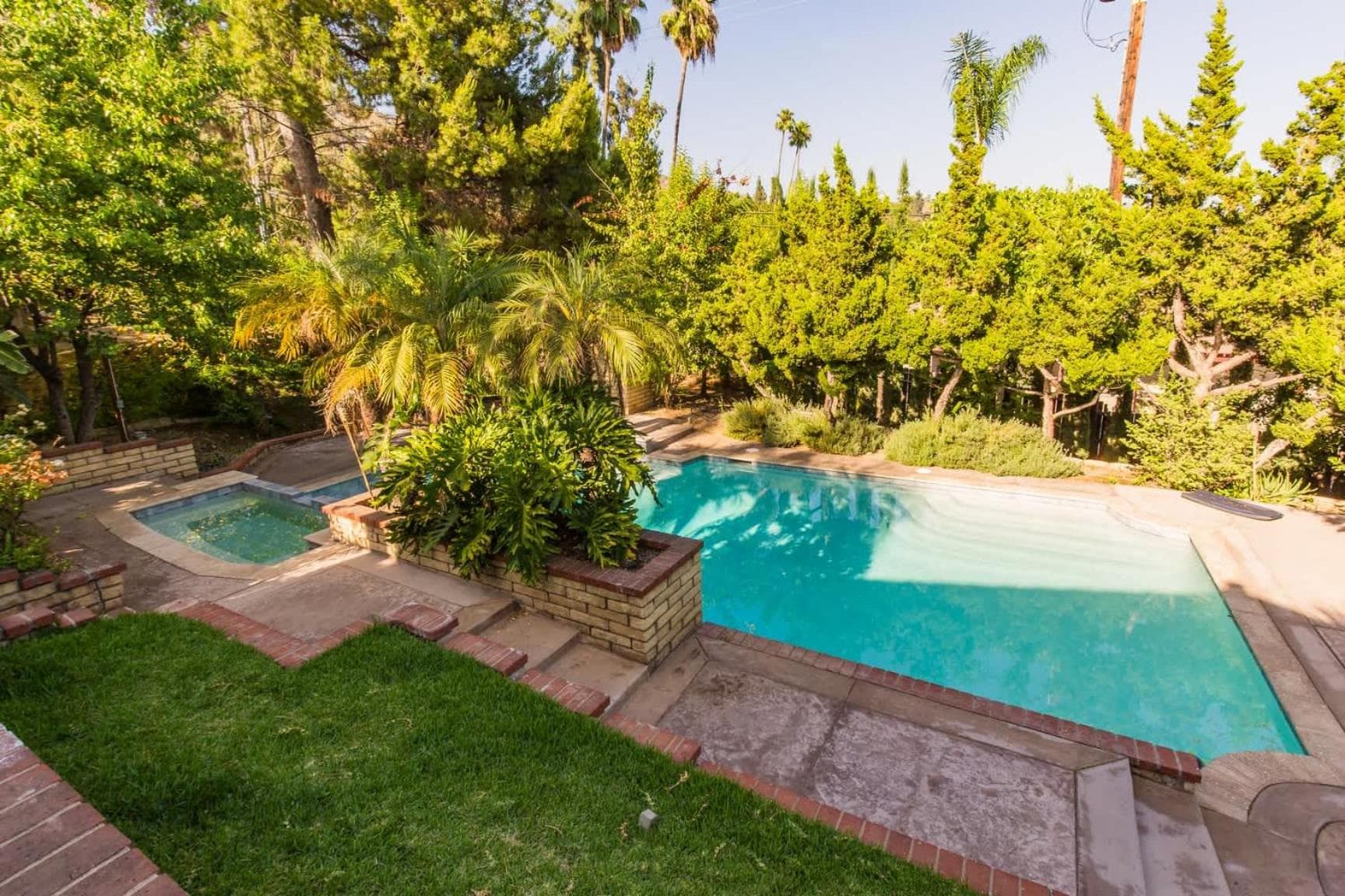Single Level House with view and pool