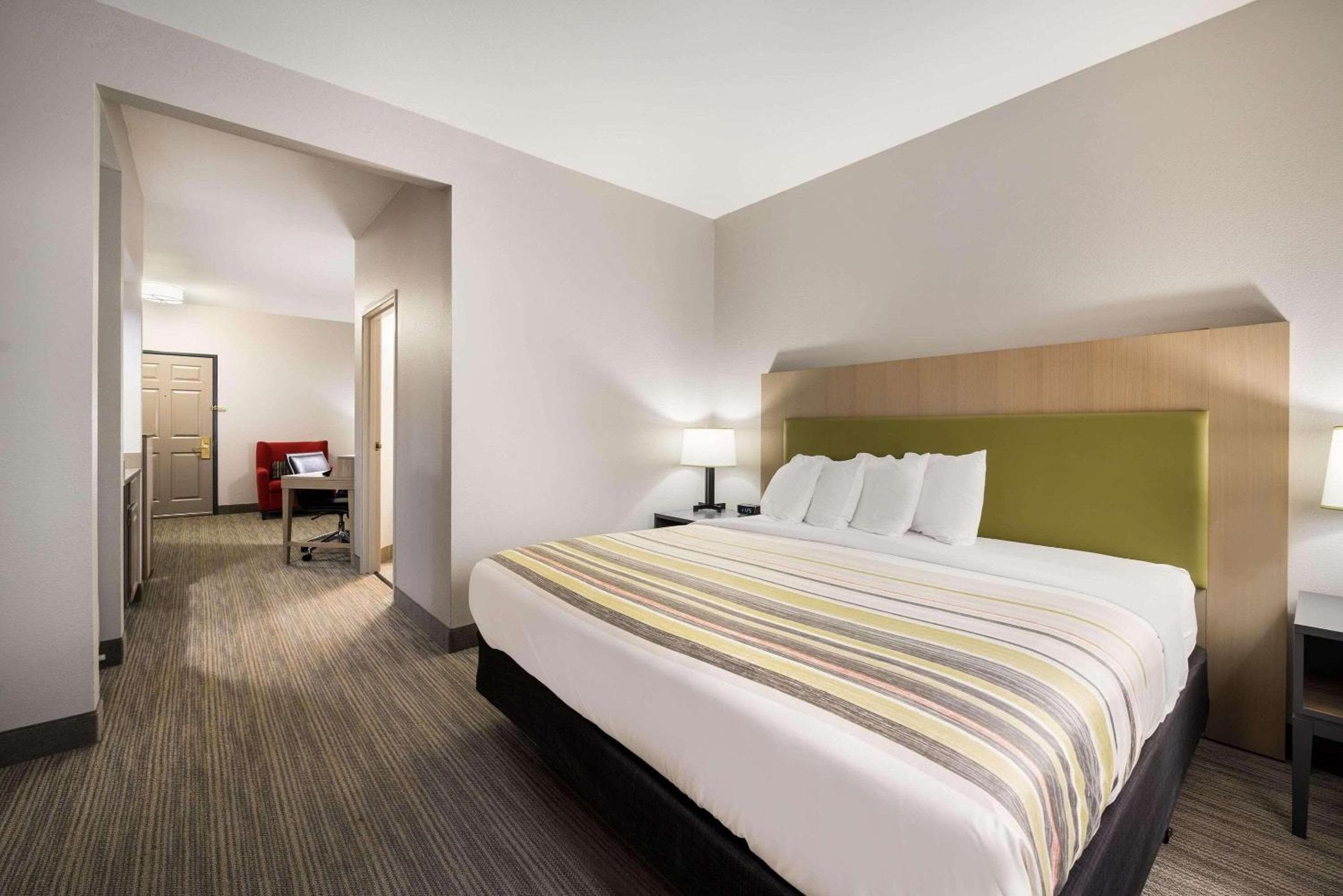 Country Inn & Suites by Radisson, Freeport, IL