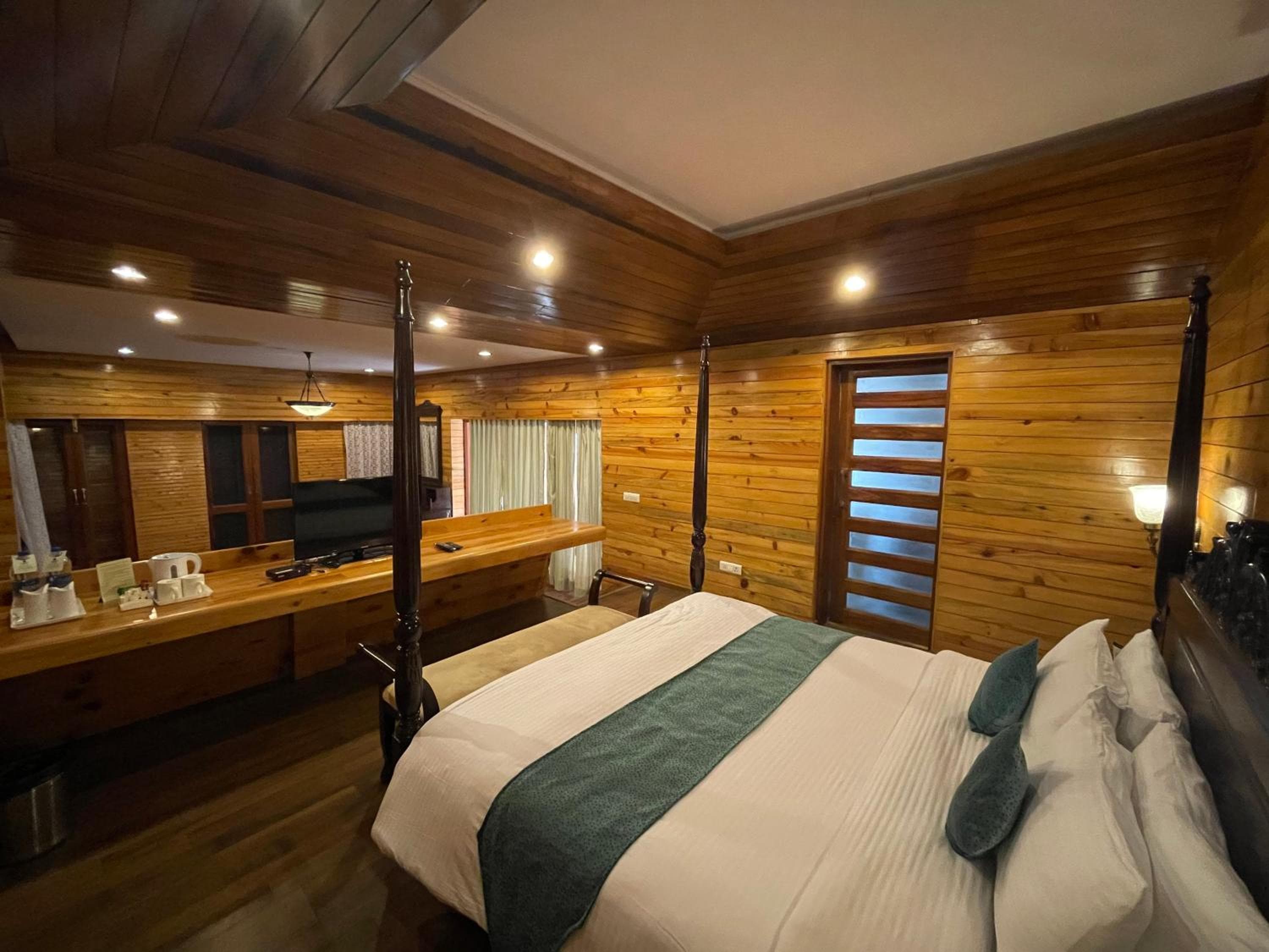 Manuallaya The Resort & Spa