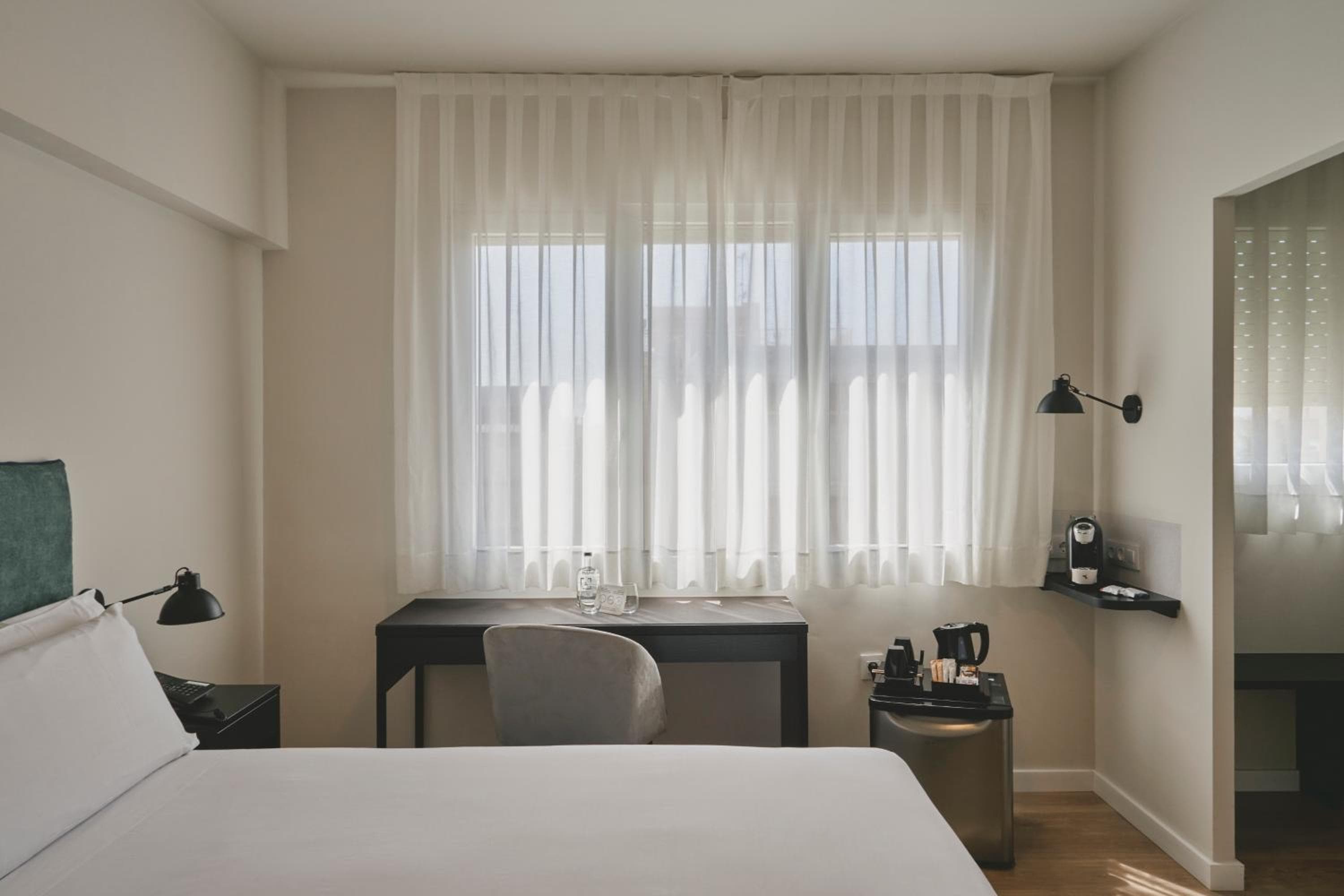 Tres Torres Atiram Hotel