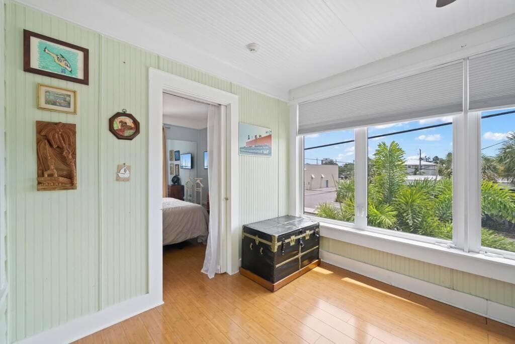 Downtown Loft with Parking - Steps to Restaurants & Nightlife