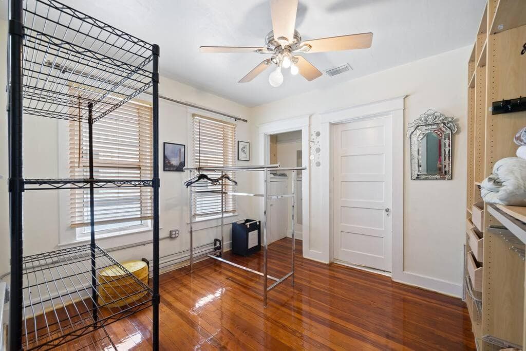 Downtown Loft with Parking - Steps to Restaurants & Nightlife