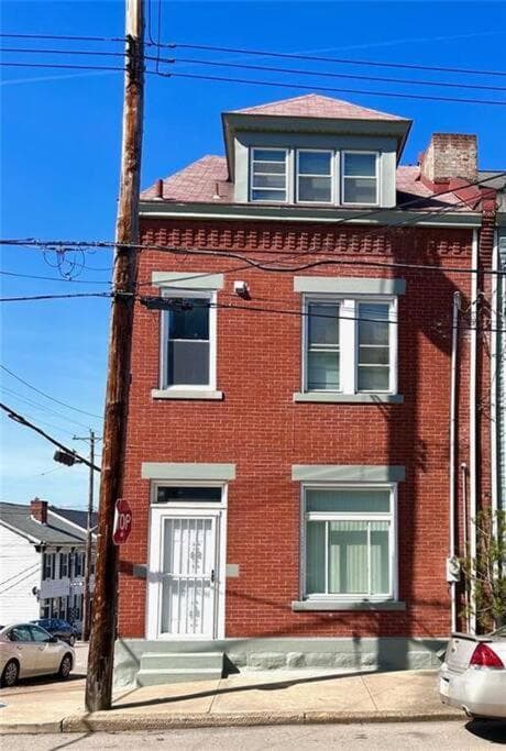 ENTIRE Big Family Home Close To Zoo and Events - Private Patio and Firepit