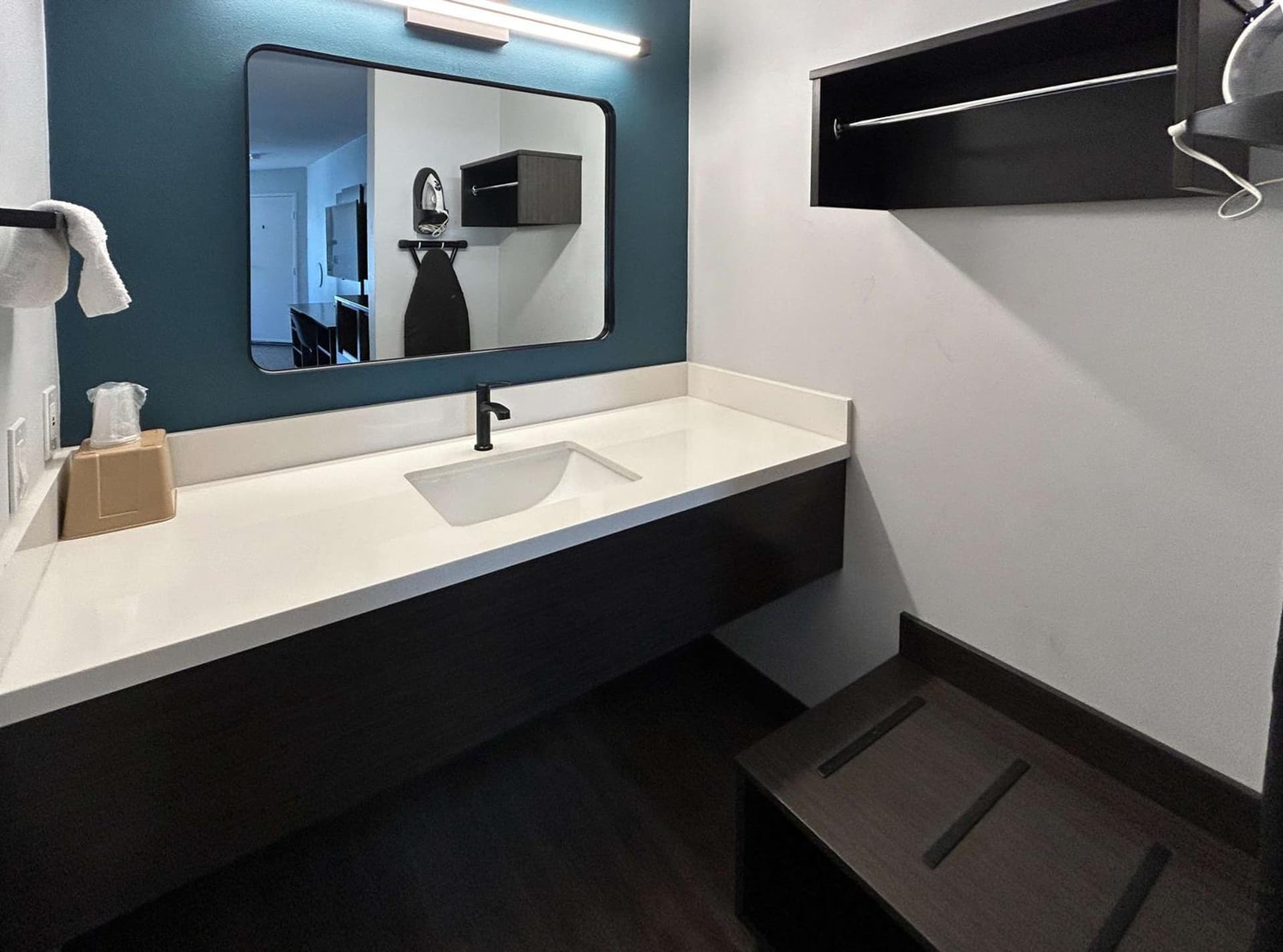 Studio 6 Suites Gardena, CA