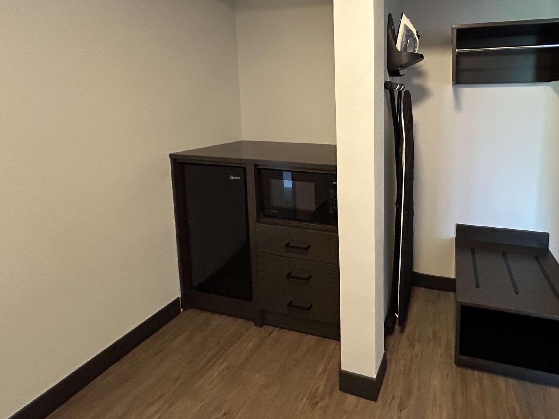 Studio 6 Suites Gardena, CA