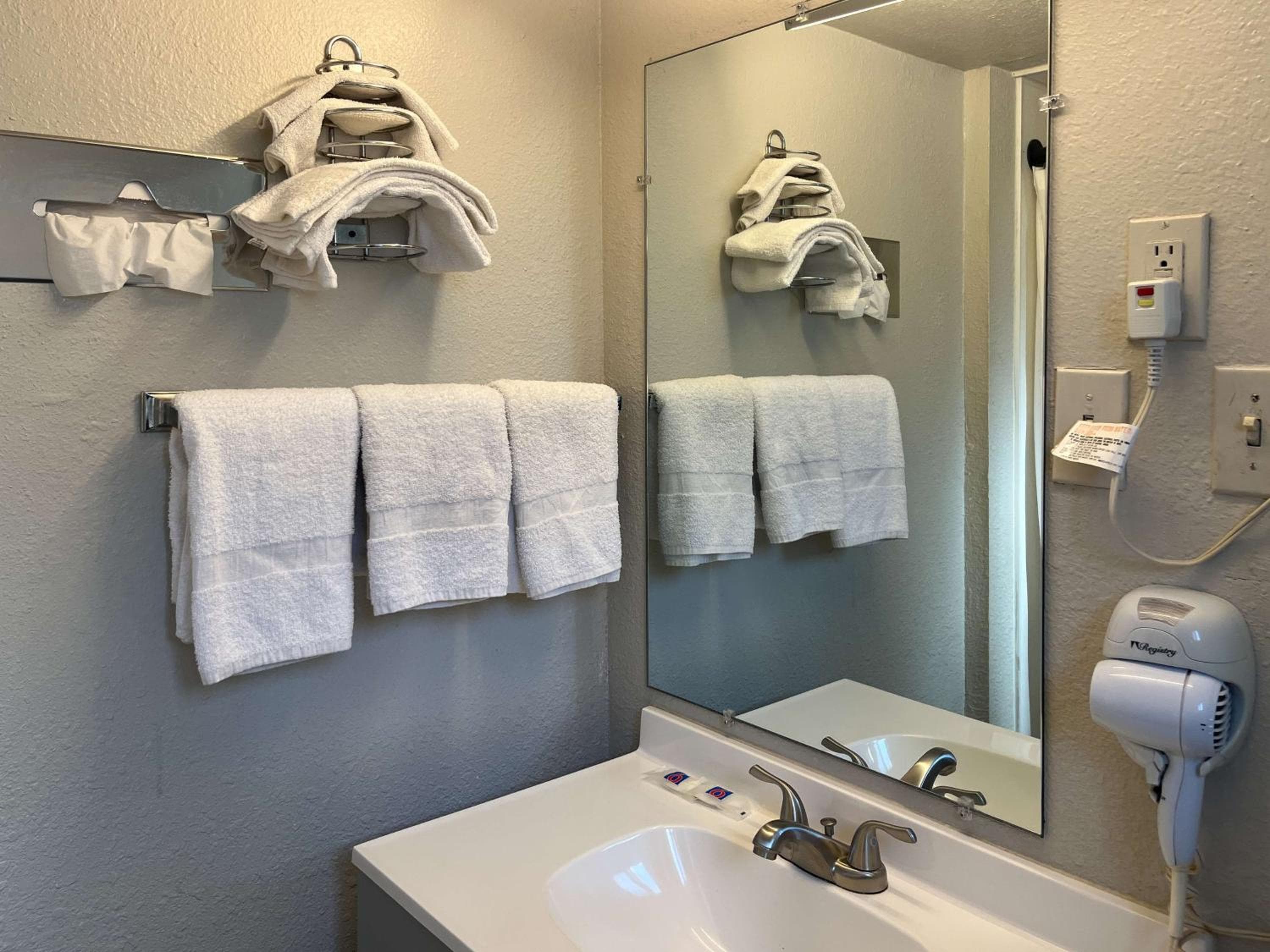 Motel 6 Artesia, NM