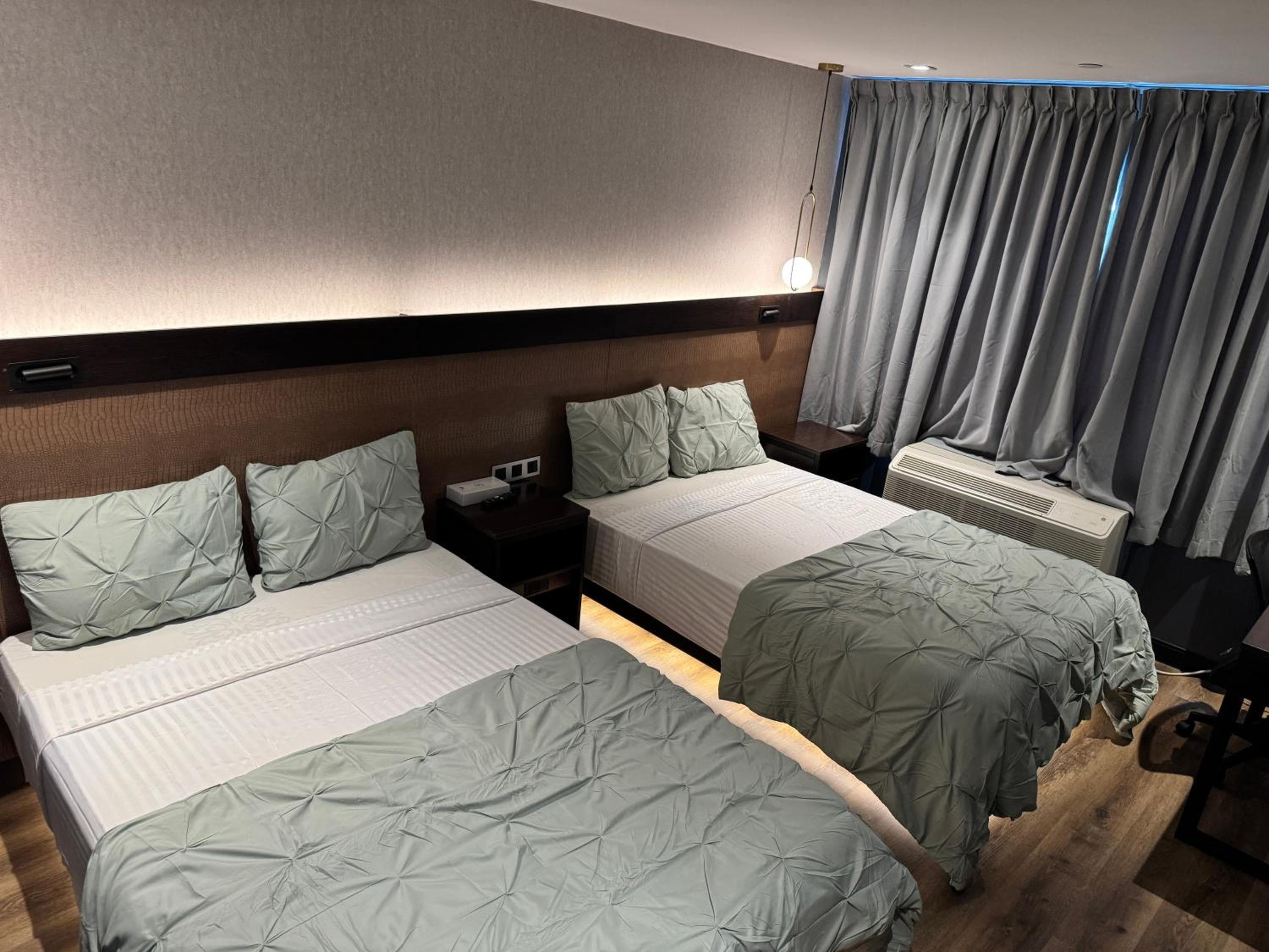 Hotel Mirage Brooklyn