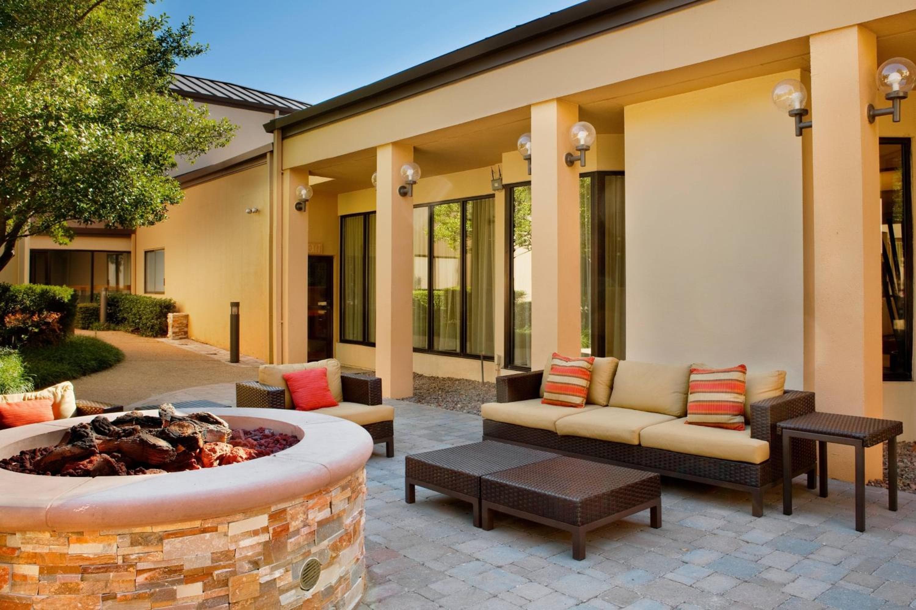 Courtyard Dallas Las Colinas