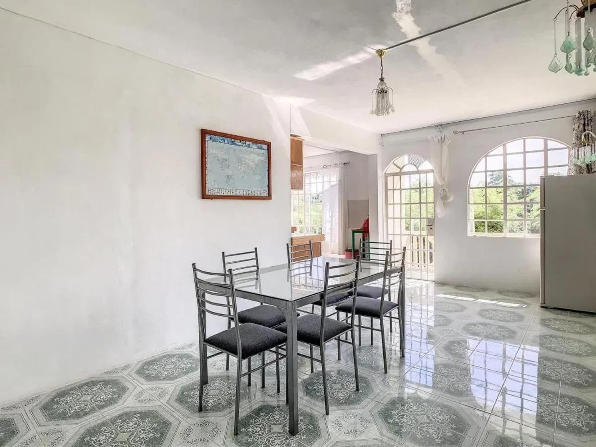 Spacious Apartment in Calodyne with Enclosed Garden