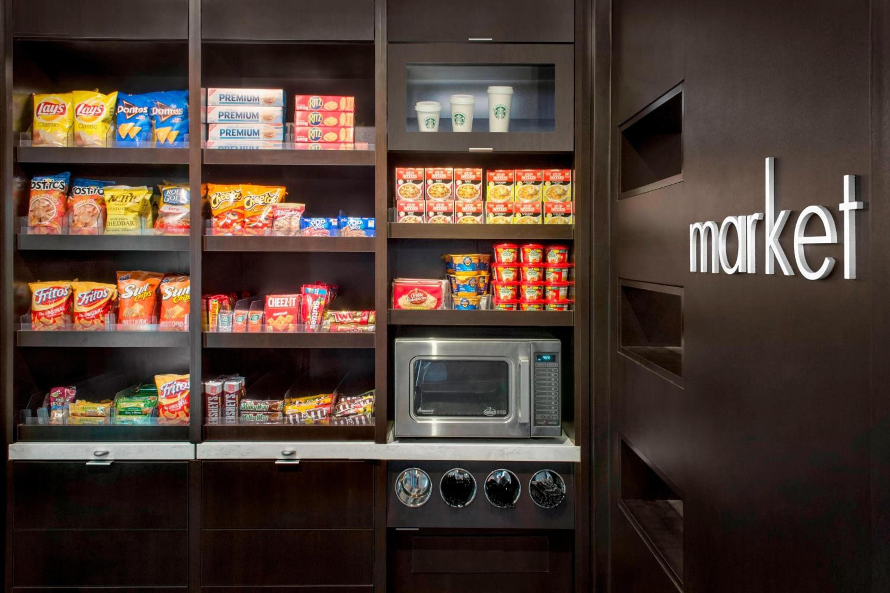 Courtyard by Marriott Newark Elizabeth