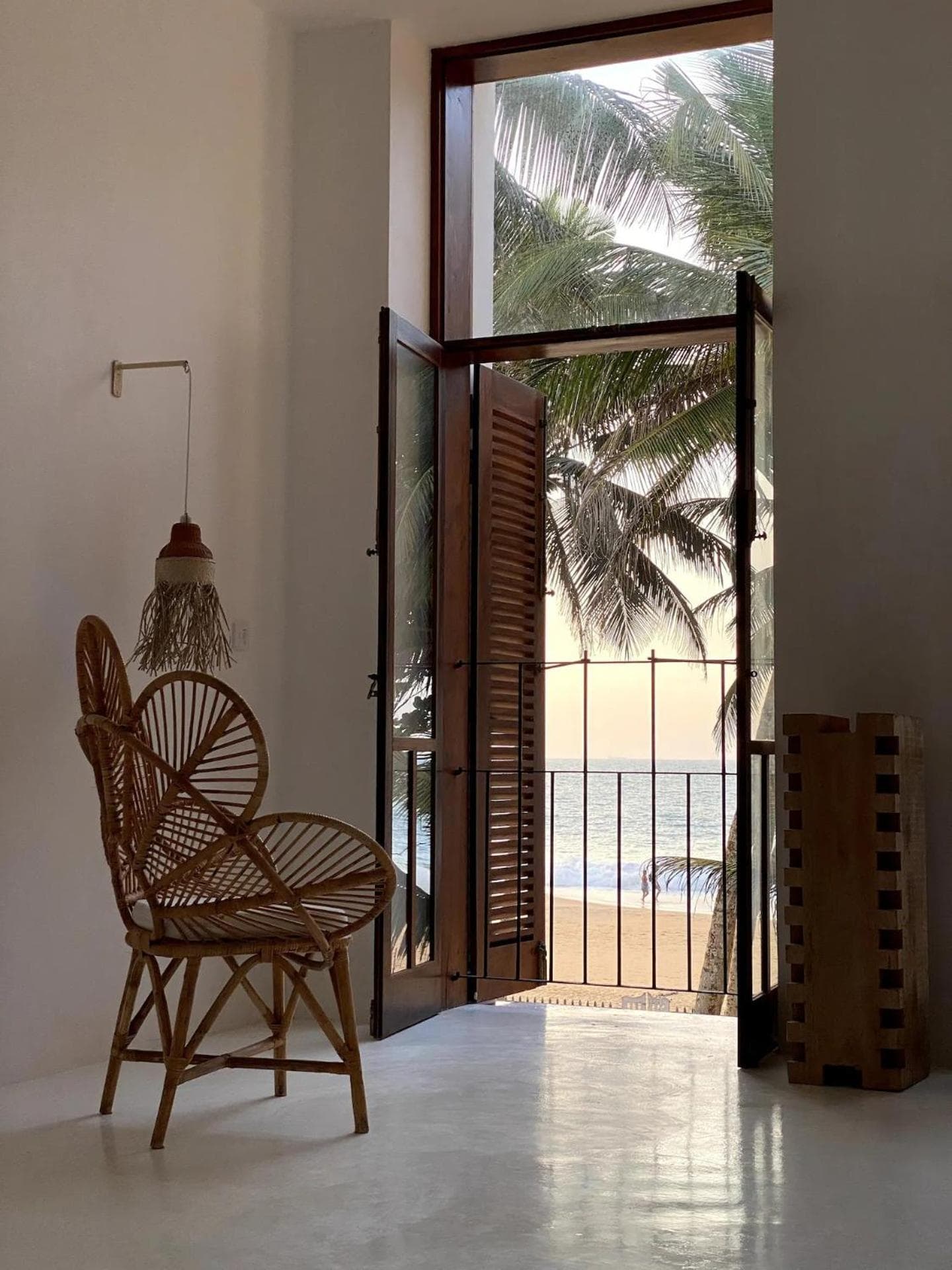 Luxury flat by the sea, with garden