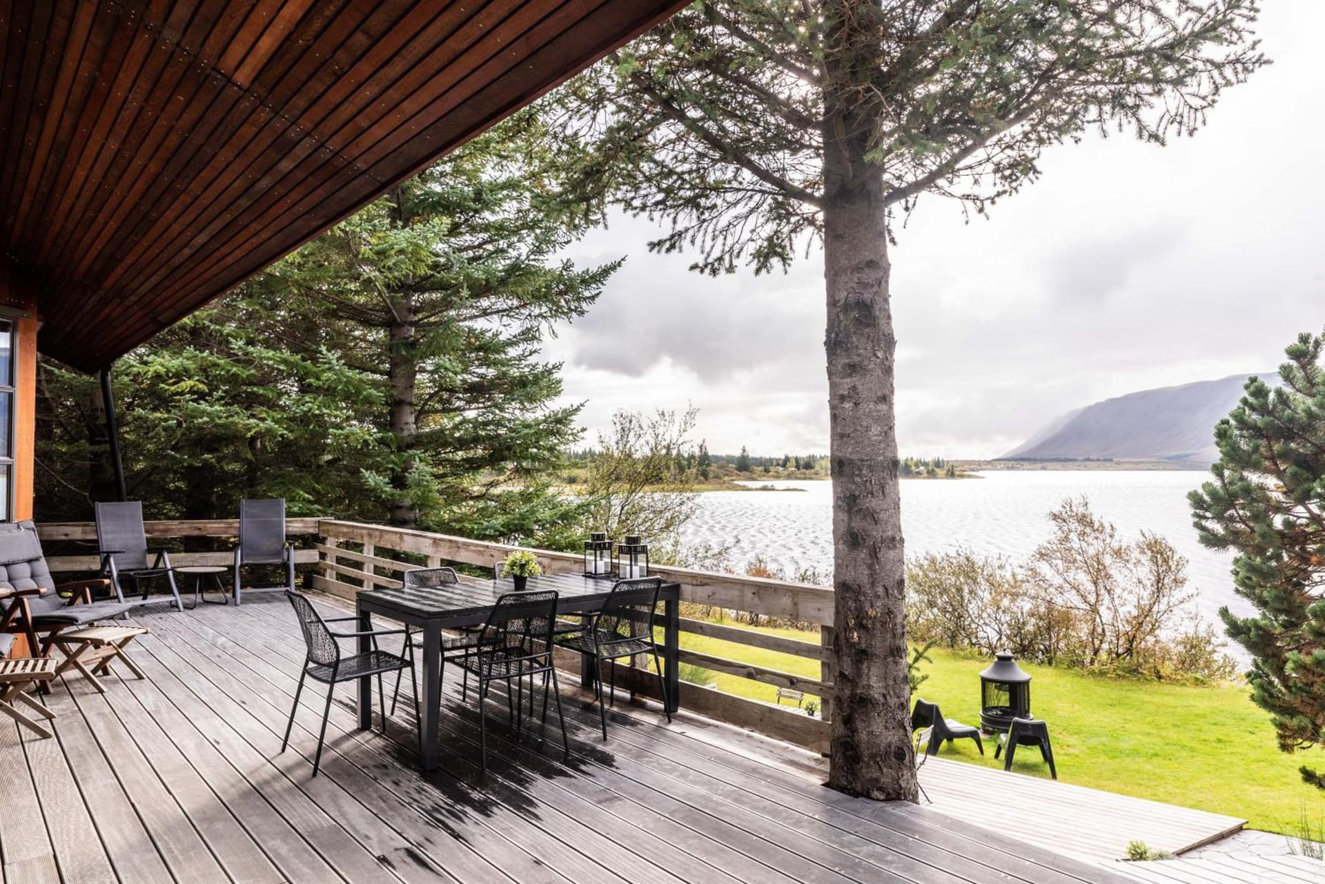 Aslundur Lakefront Villa