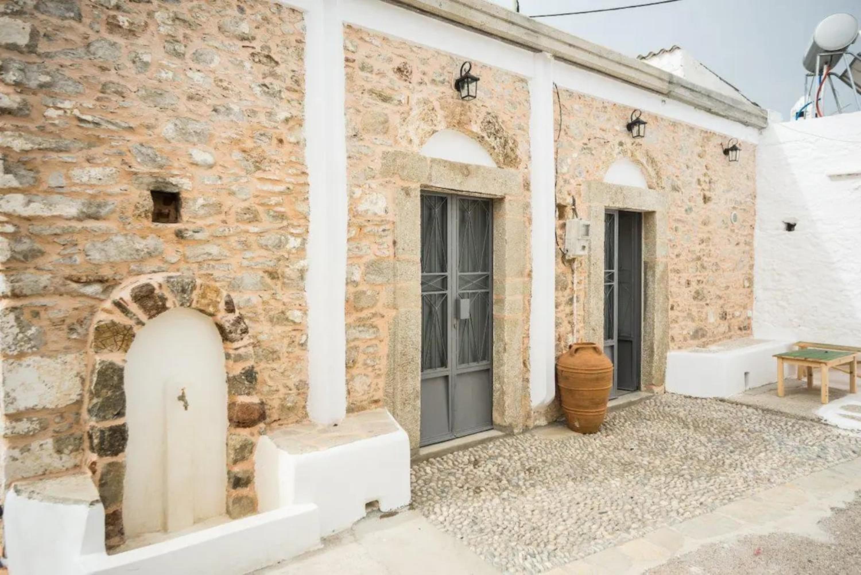 Amarantos-Traditional Village House-Apollona