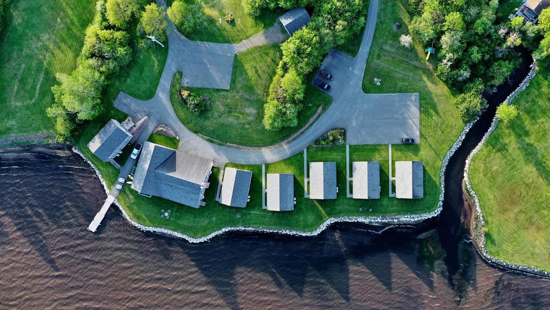Keltic Quay Cottages & Bayfront Lodge