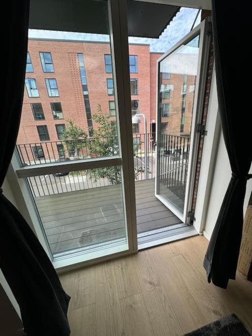 Flot Moderne Lejlighed byder Velkommen
