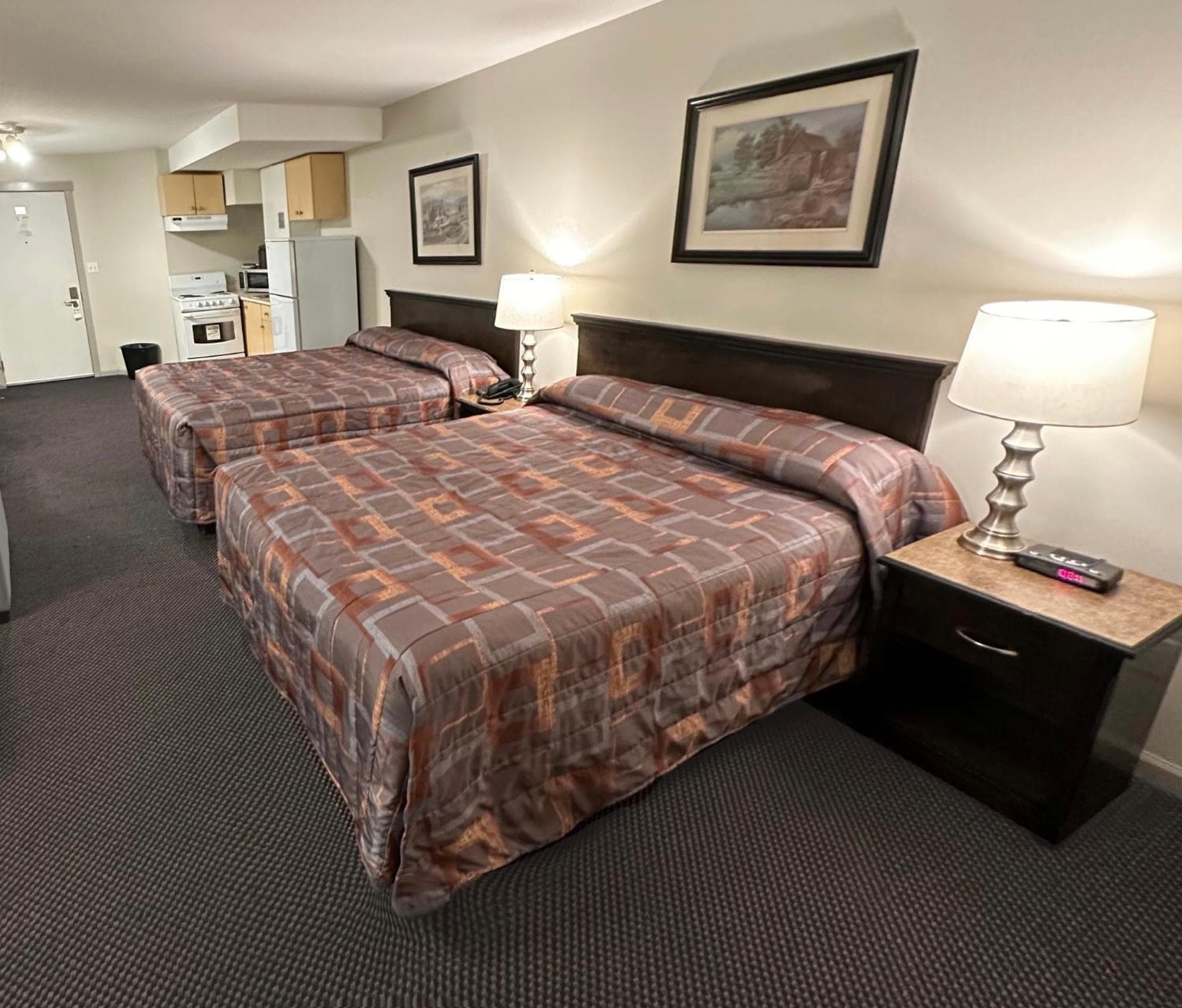 Canadian Inn