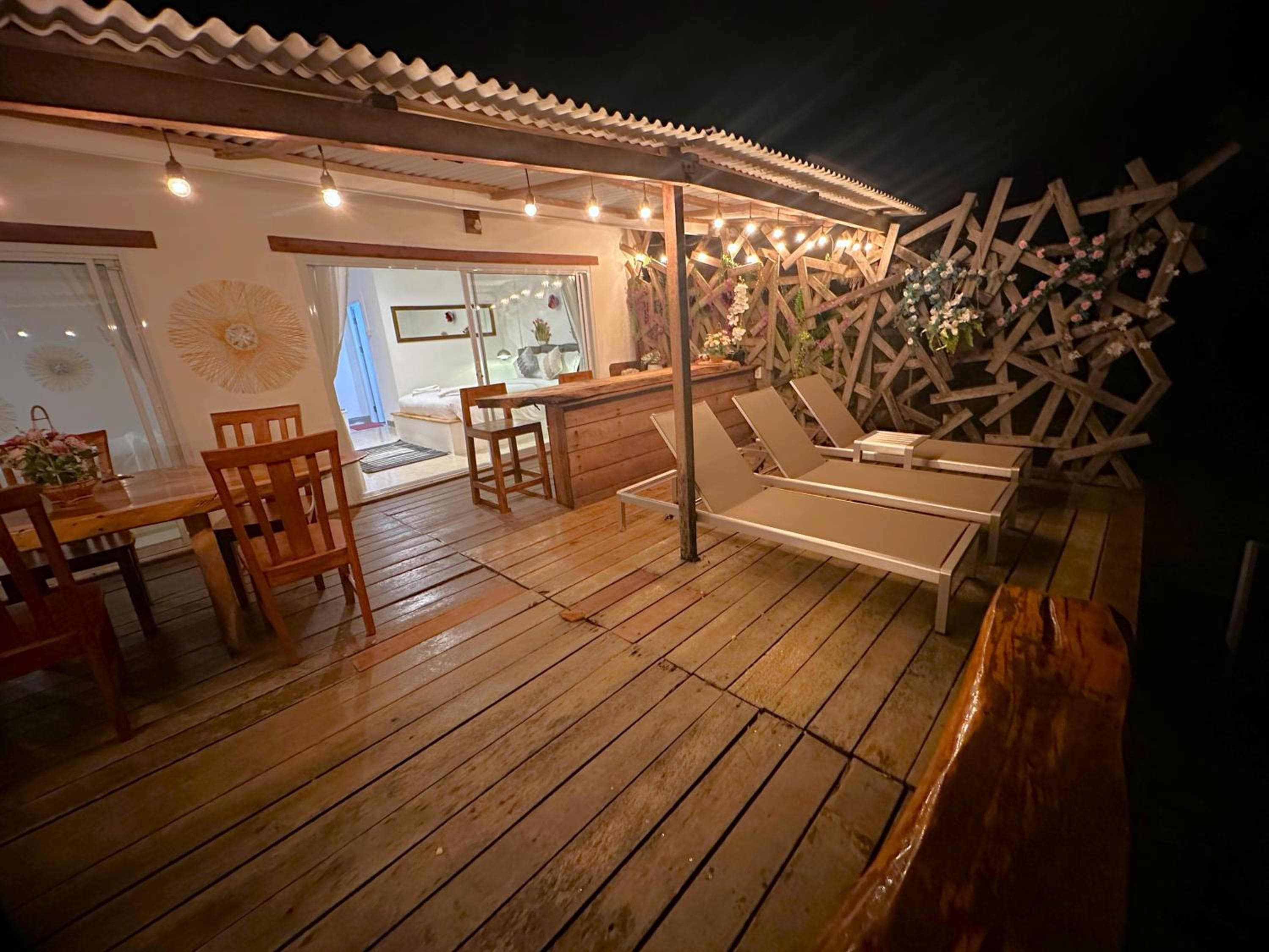 -20 percent OFF! Private BEACH FRONT house Sunset